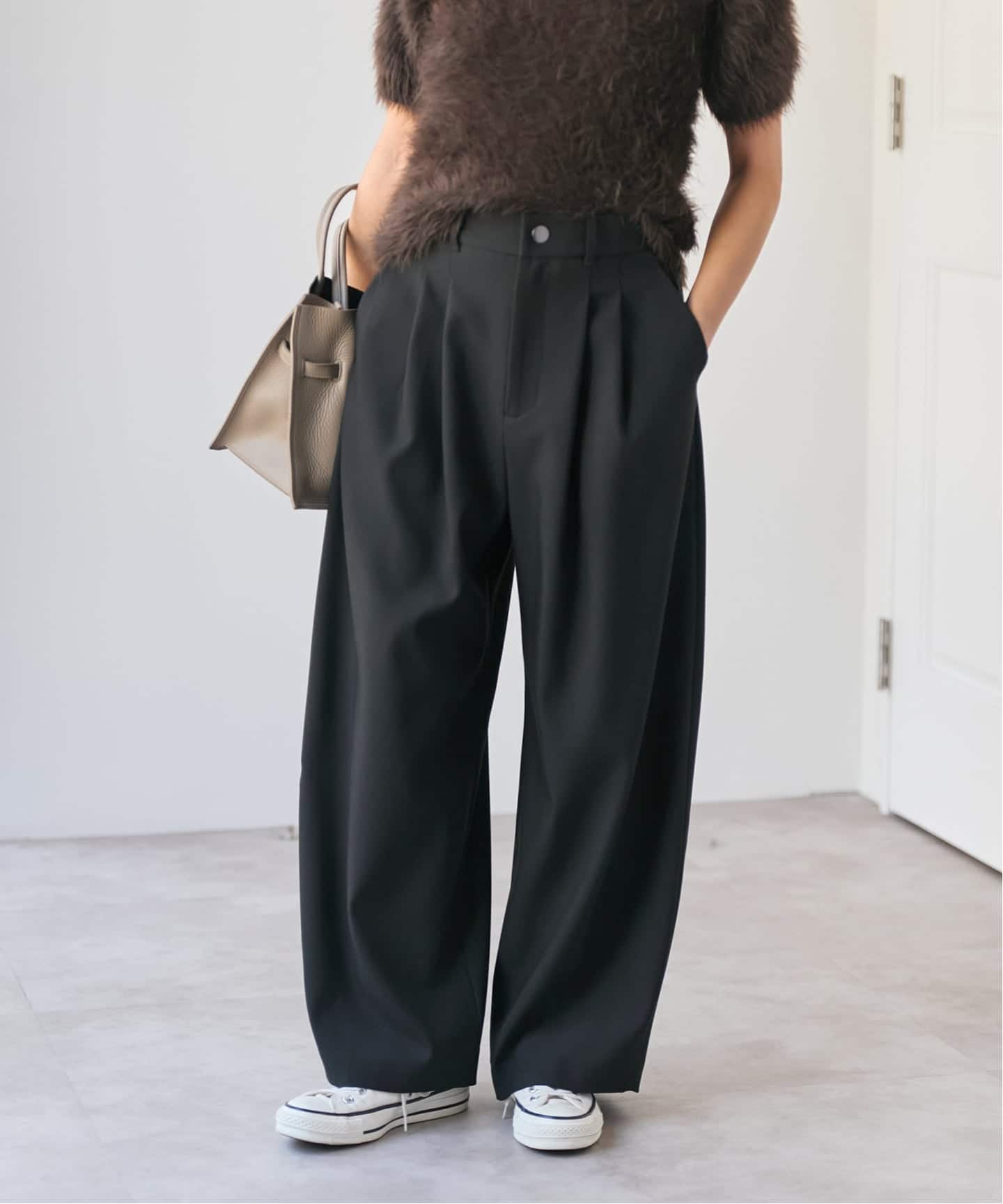 《一部店舗+WEB限定予約》バレルシルエット2タックパンツ