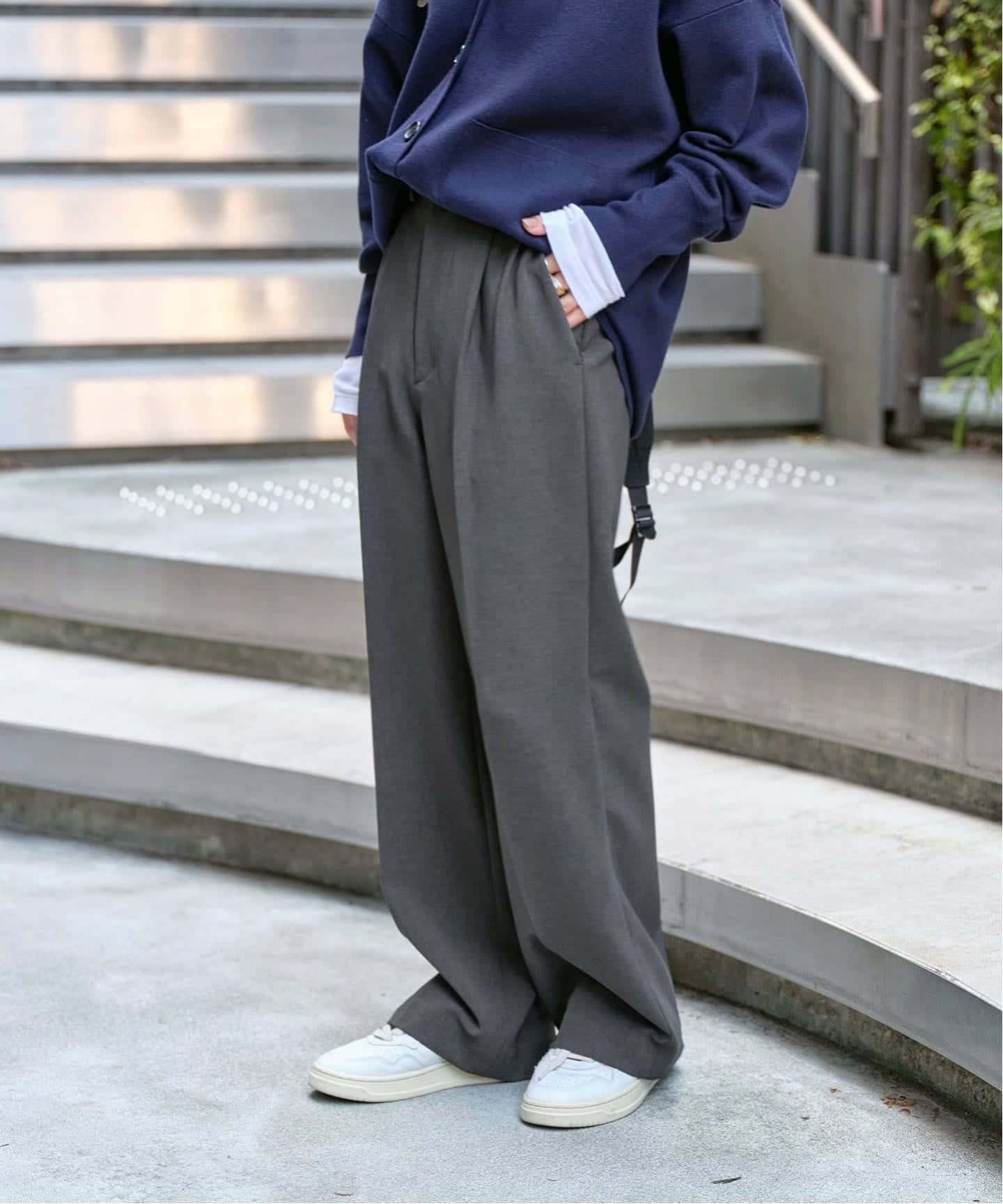 Curensolosy　ダブルクロスツータックパンツ　ネイビー　38 Curensolosy ダブルクロスツータックパンツ ネイビー 38