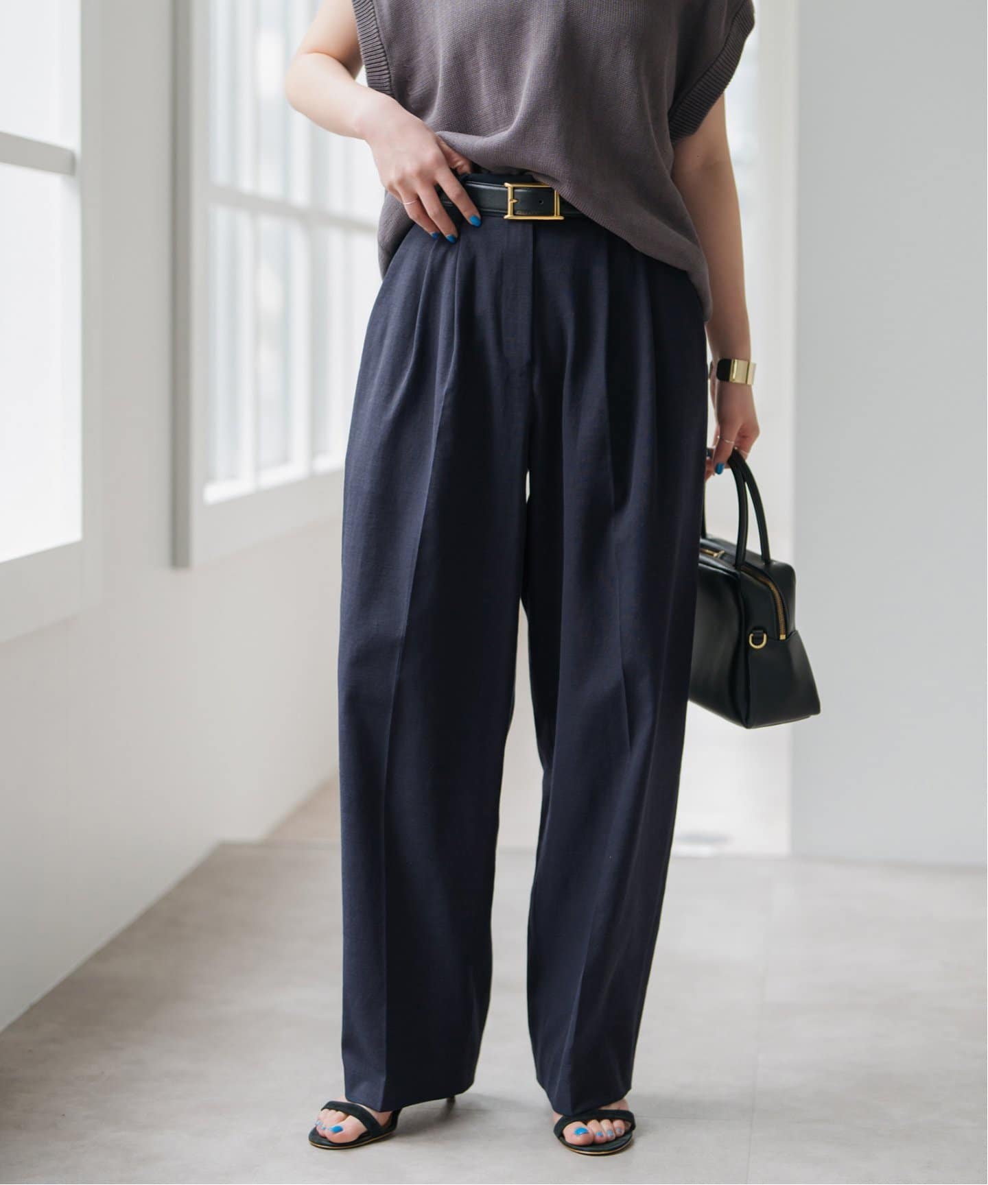 【未使用】Spick and Span トリアセテート クロップドタックパンツ 未使用】Spick and Span トリアセテート クロップドタックパンツ