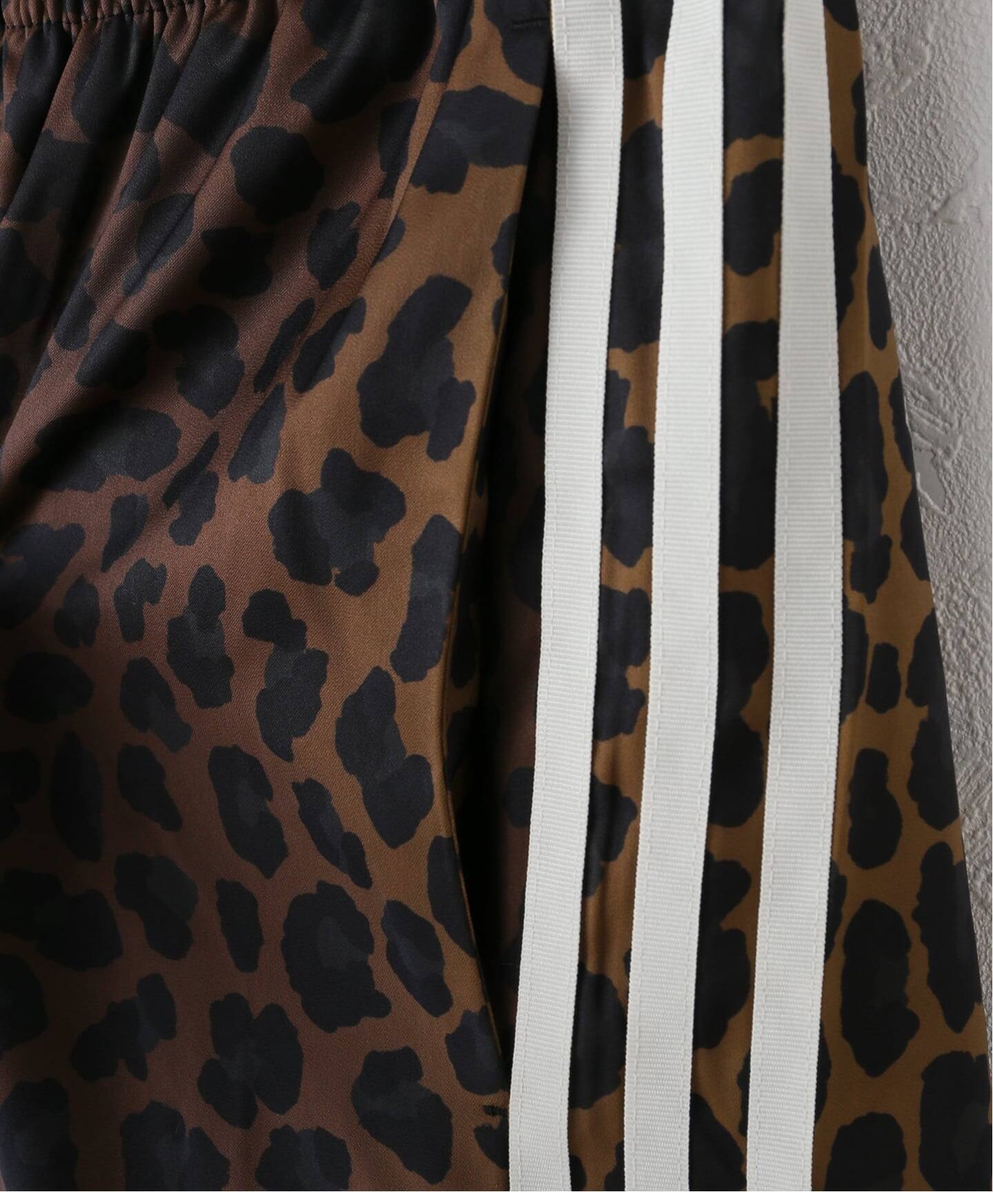 adidas / アディダス LEO PRINT WIDE LEG SATIN PANTS（ジャージ