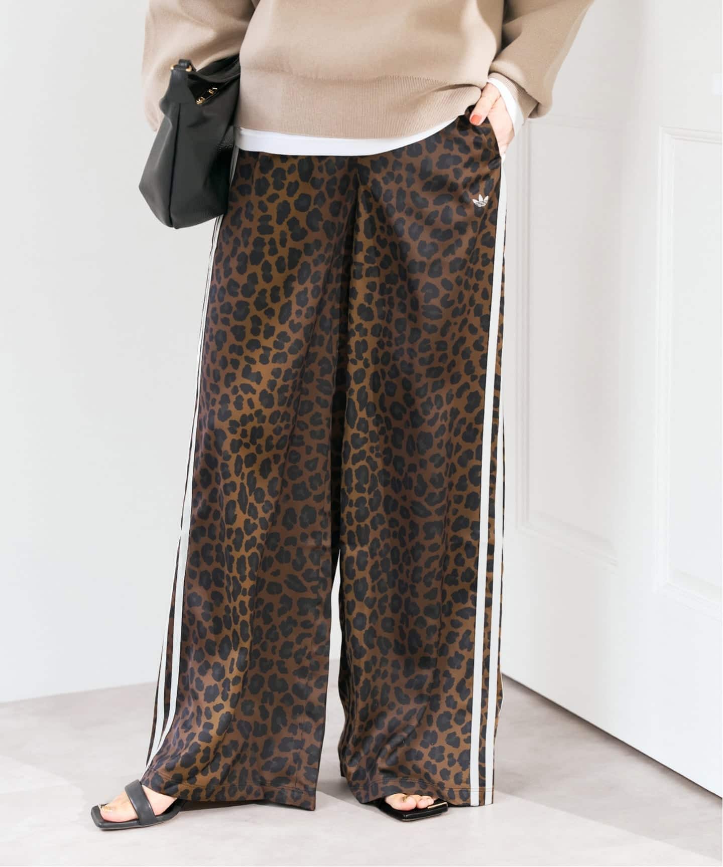 adidas / アディダス LEO PRINT WIDE LEG SATIN PANTS（ジャージ