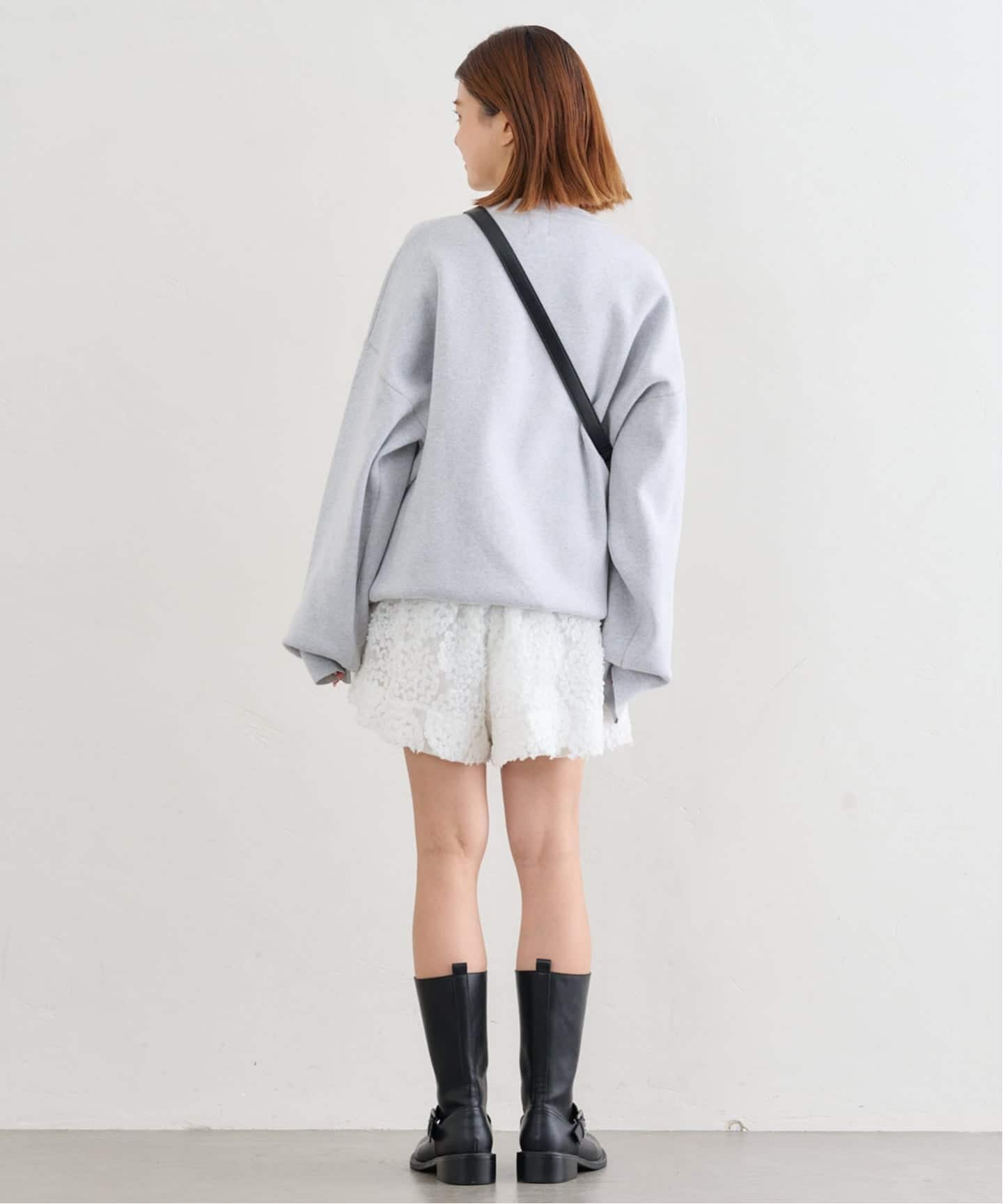 Blue roses　スーパービューティー今季春夏裾フリルパンツ黒44XL ⭐️最新作【新品】 スーパービューティー裾フリルリボン