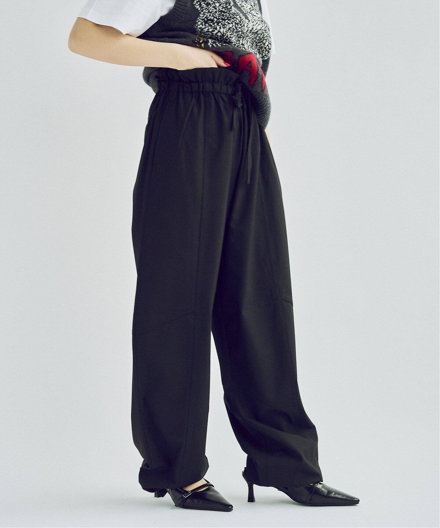 新品　GANNI Drapey Structure ドレープストラクチャーパンツ GANNI（ガニー）の「GANNI Drapey Stripe Pants（その他パンツ