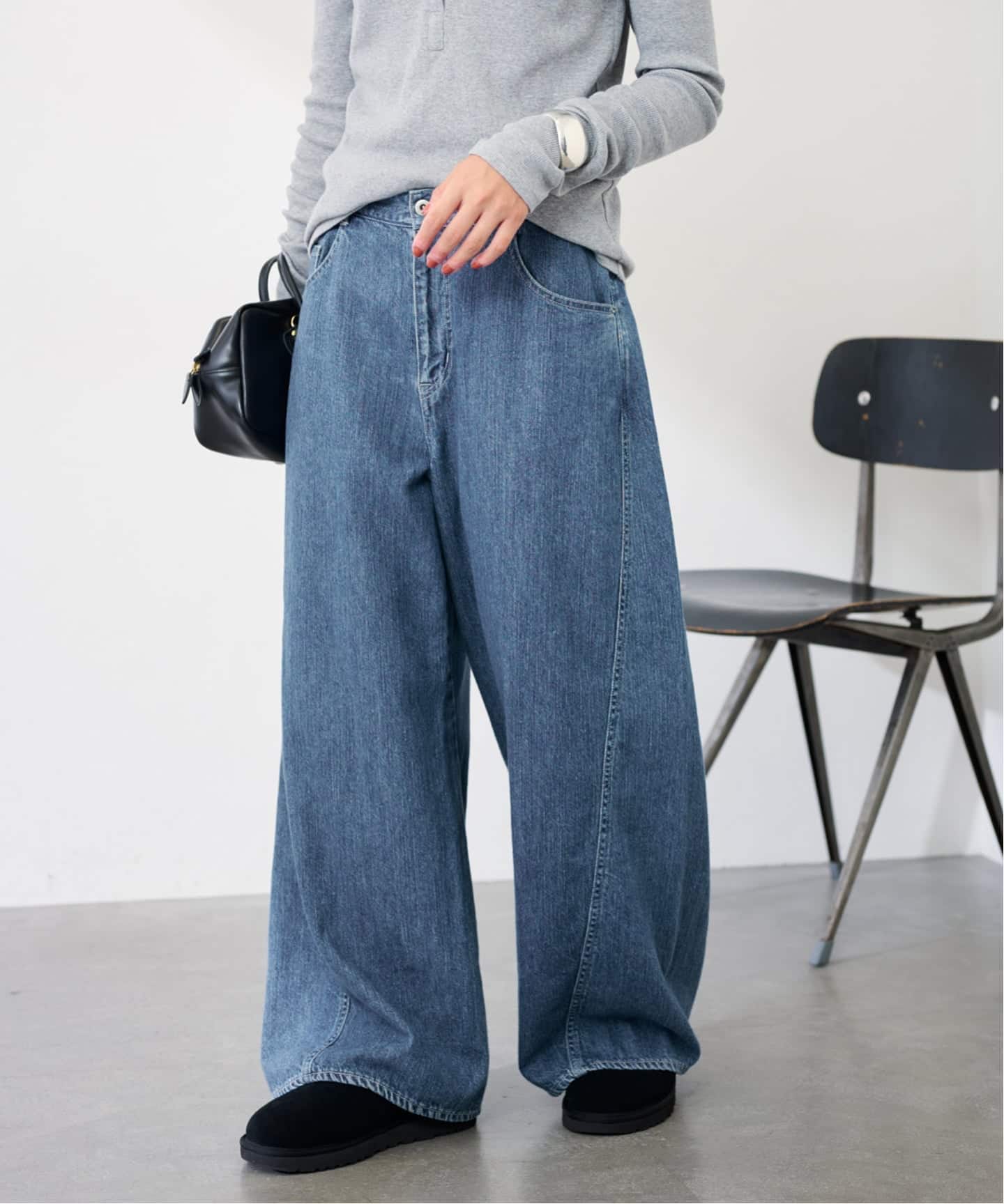 ☆新品・未使用☆フレームワーク　バレルフォルムデニムパンツ　40サイズ バレルフォルムデニムパンツ（デニムパンツ）｜FRAMeWORK