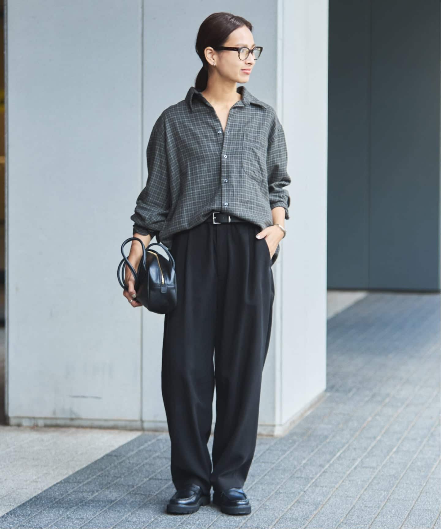 タックバレルパンツ（その他パンツ）｜FRAMeWORK（フレームワーク）の