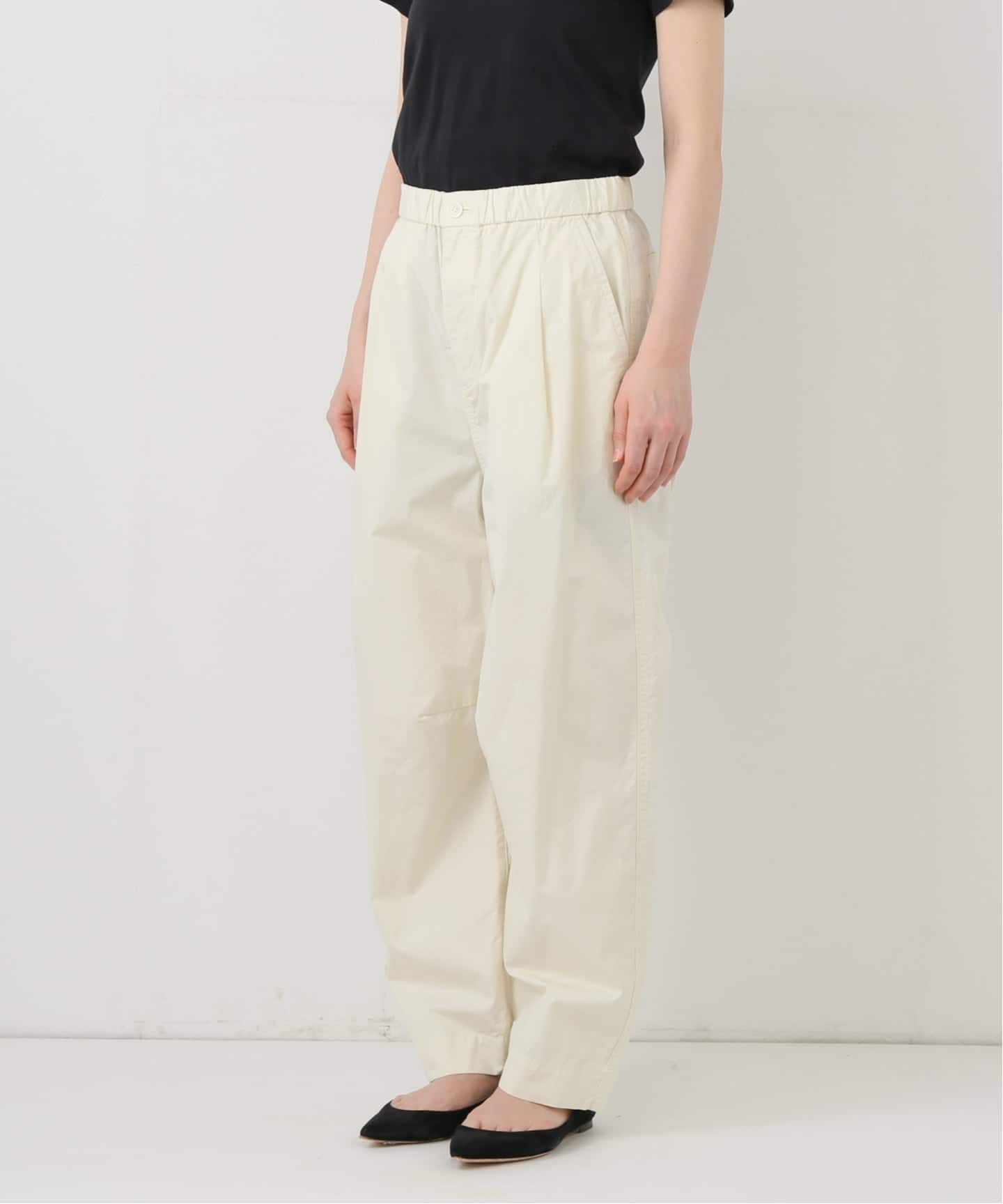 FRAMeWORK コットンツイルタックパンツ　新品　34 ホワイト コットンイージータックバレルパンツ（その他パンツ