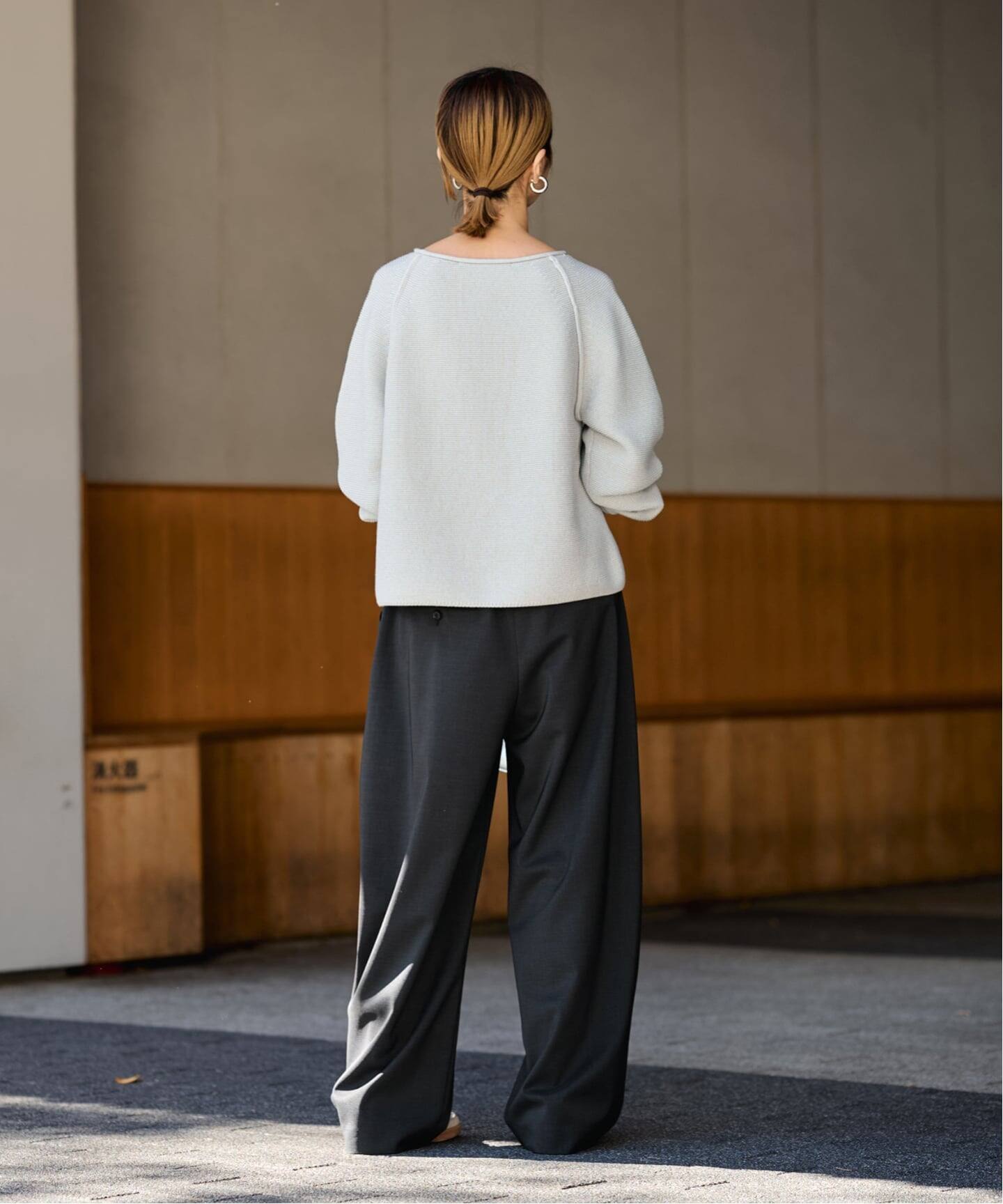 タックカーブバックゴムパンツ（スラックス）｜FRAMeWORK（フレーム