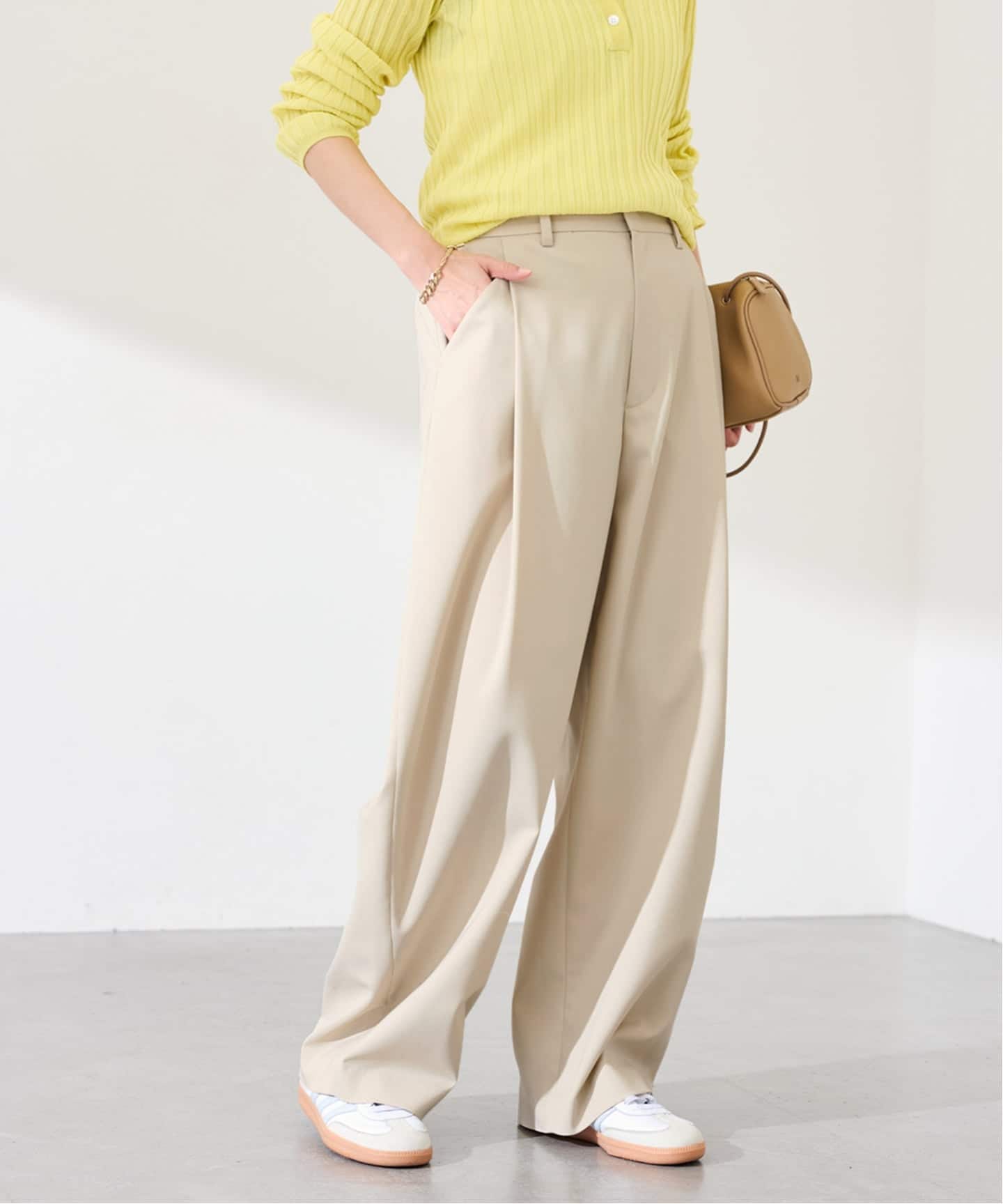 タックカーブバックゴムパンツ（スラックス）｜FRAMeWORK（フレーム