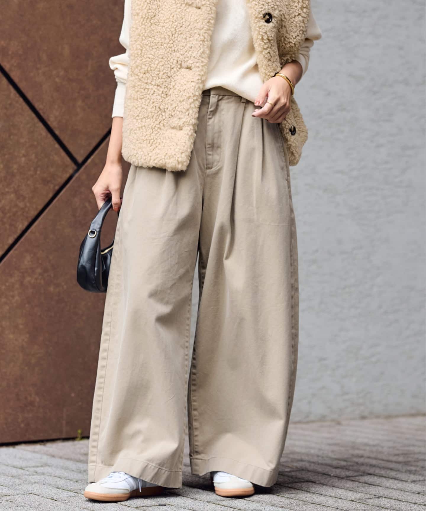 CHINO SLOUCHY パンツ（チノパンツ）｜FRAMeWORK（フレームワーク）の