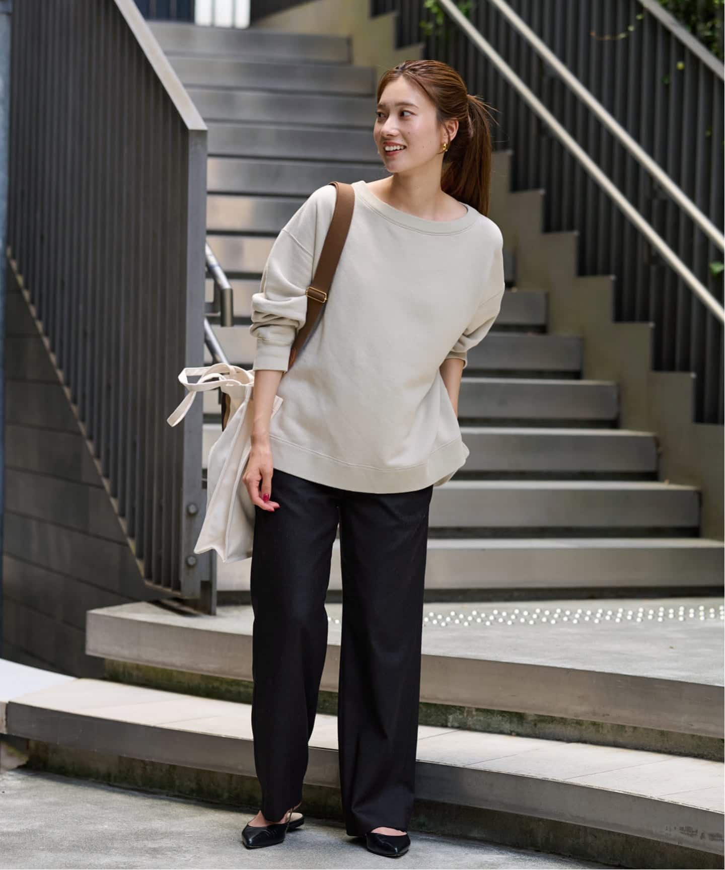 【美品】FRAMeWORK ウォッシャブルサキソニーイージーパンツ ベージュ ≪手洗い可 / 追加≫ウォッシャブルサキソニーイージーパンツ 2