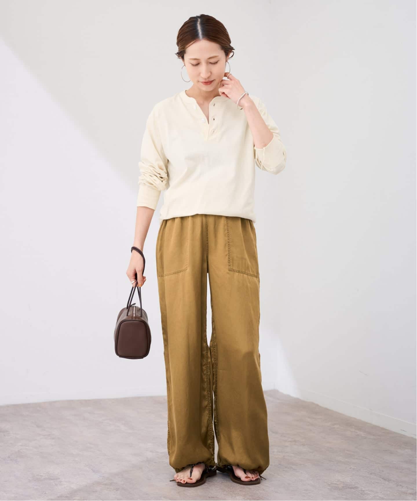 COLUMN サテン　ワークパンツ スラックス ピグメントサテンパンツ（スラックス）｜FRAMeWORK（フレーム