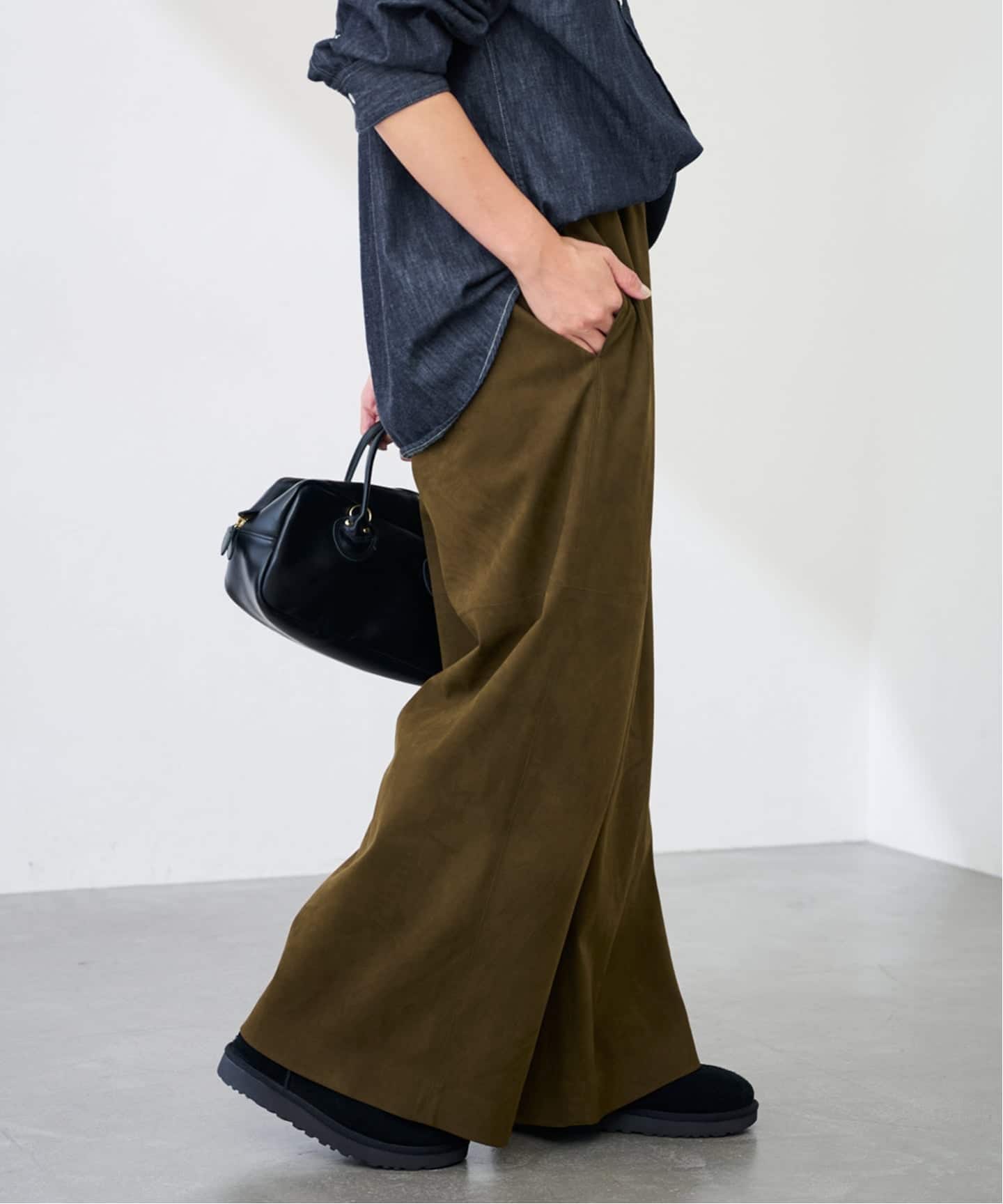 フェイクスエードワイドパンツ（その他パンツ）｜FRAMeWORK（フレーム