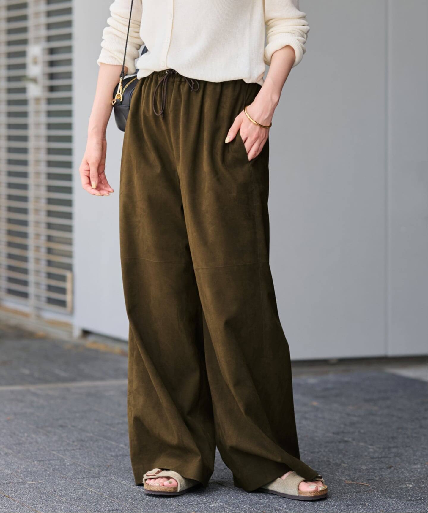 フェイクスエードワイドパンツ（その他パンツ）｜FRAMeWORK（フレーム