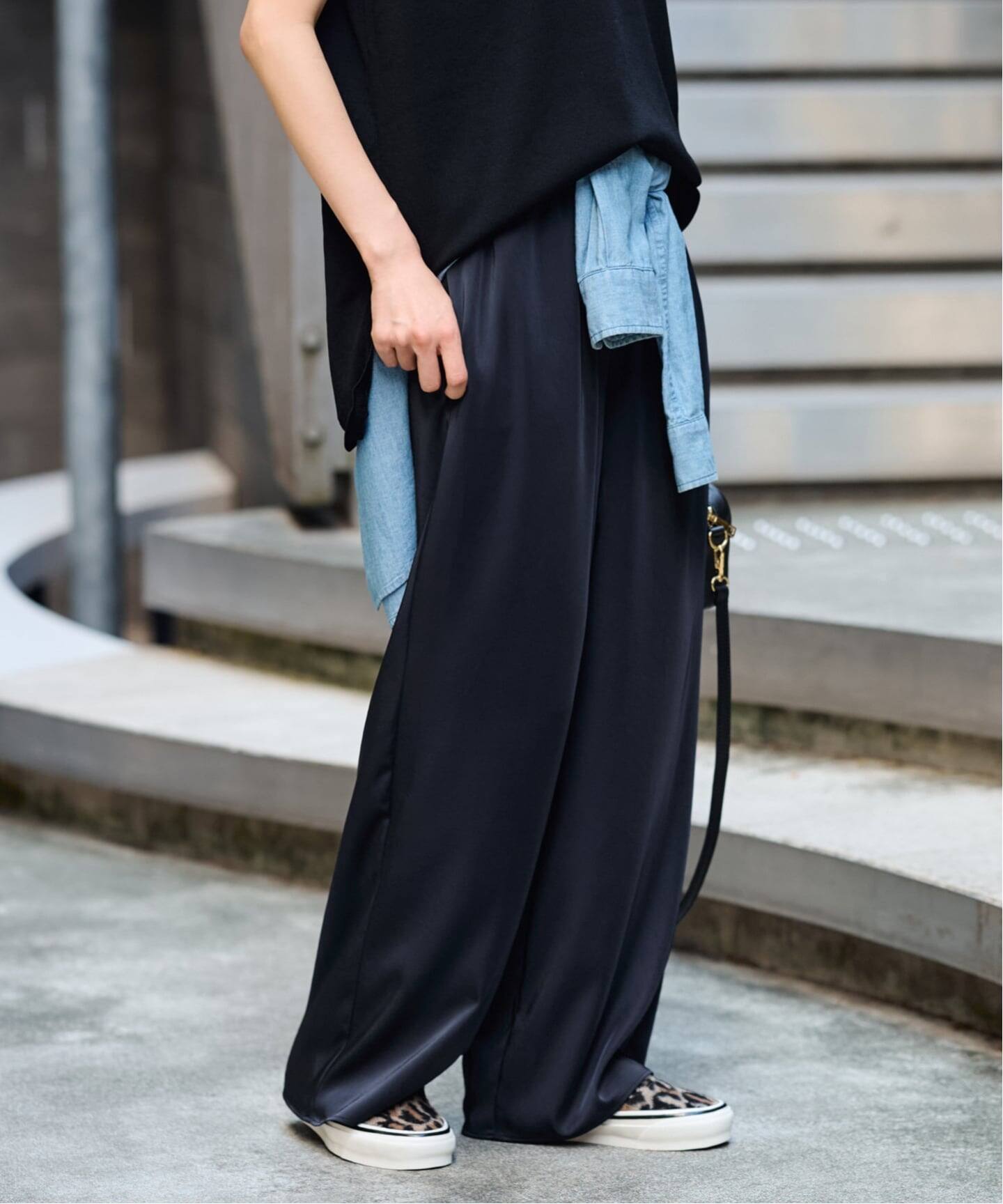 サテンイージーパンツ（その他パンツ）｜FRAMeWORK（フレーム