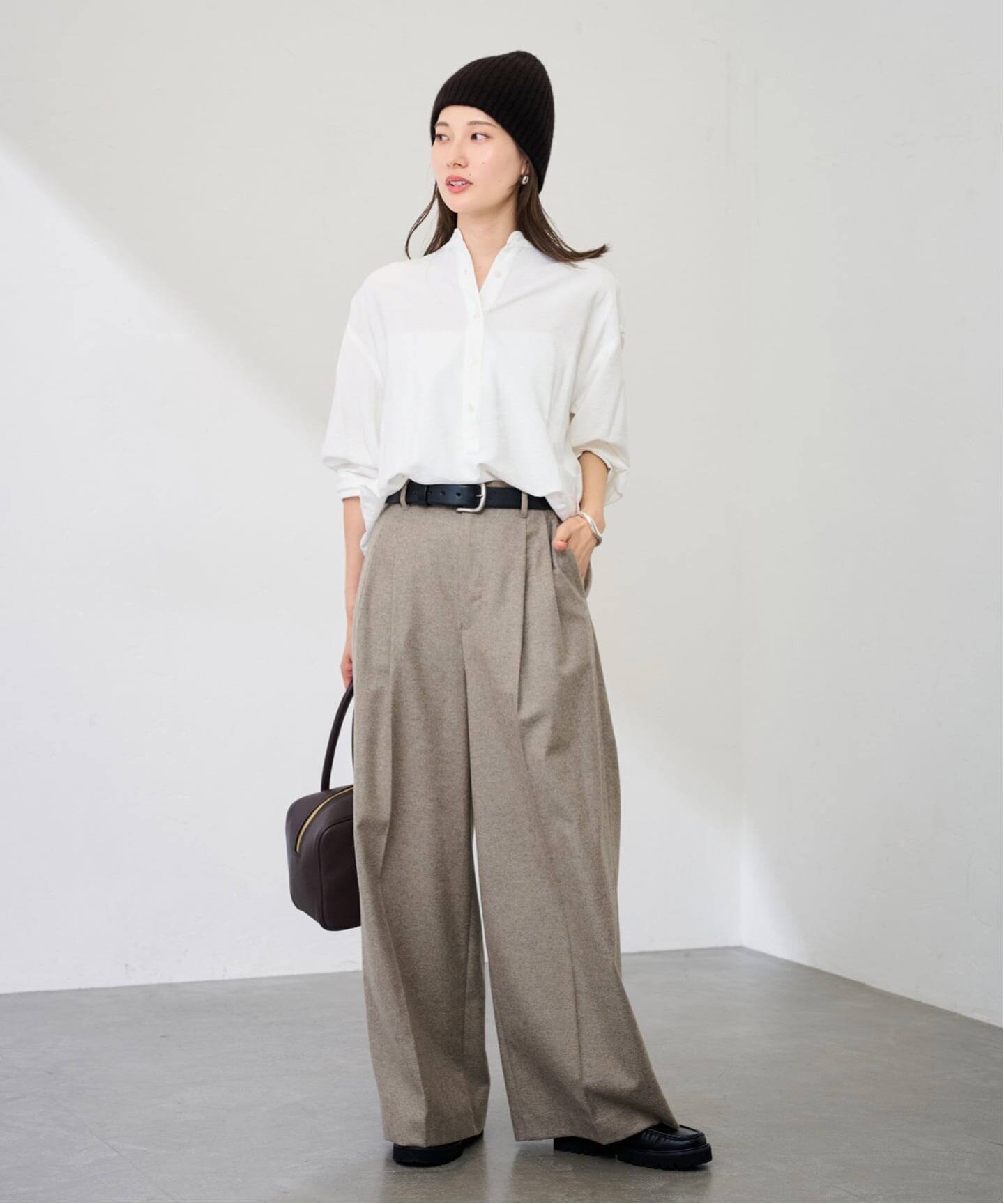 【未使用】★週末割引★Ferragamoカシミヤ入りワイドパンツ 46 カシミヤ混フラノワイドパンツ（スラックス）｜FRAMeWORK（フレーム