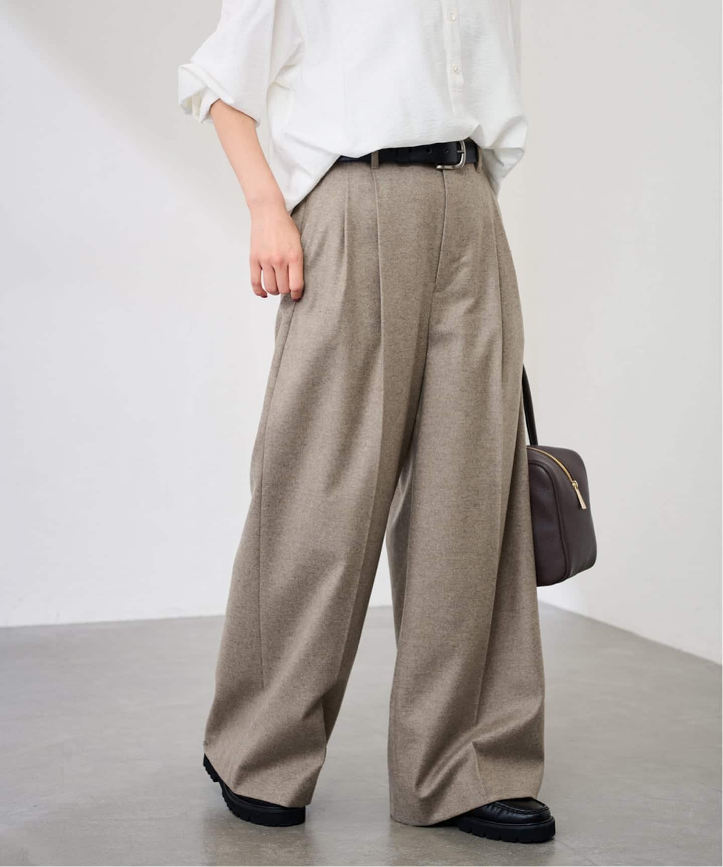 カシミヤ混フラノワイドパンツ（スラックス）｜FRAMeWORK（フレーム