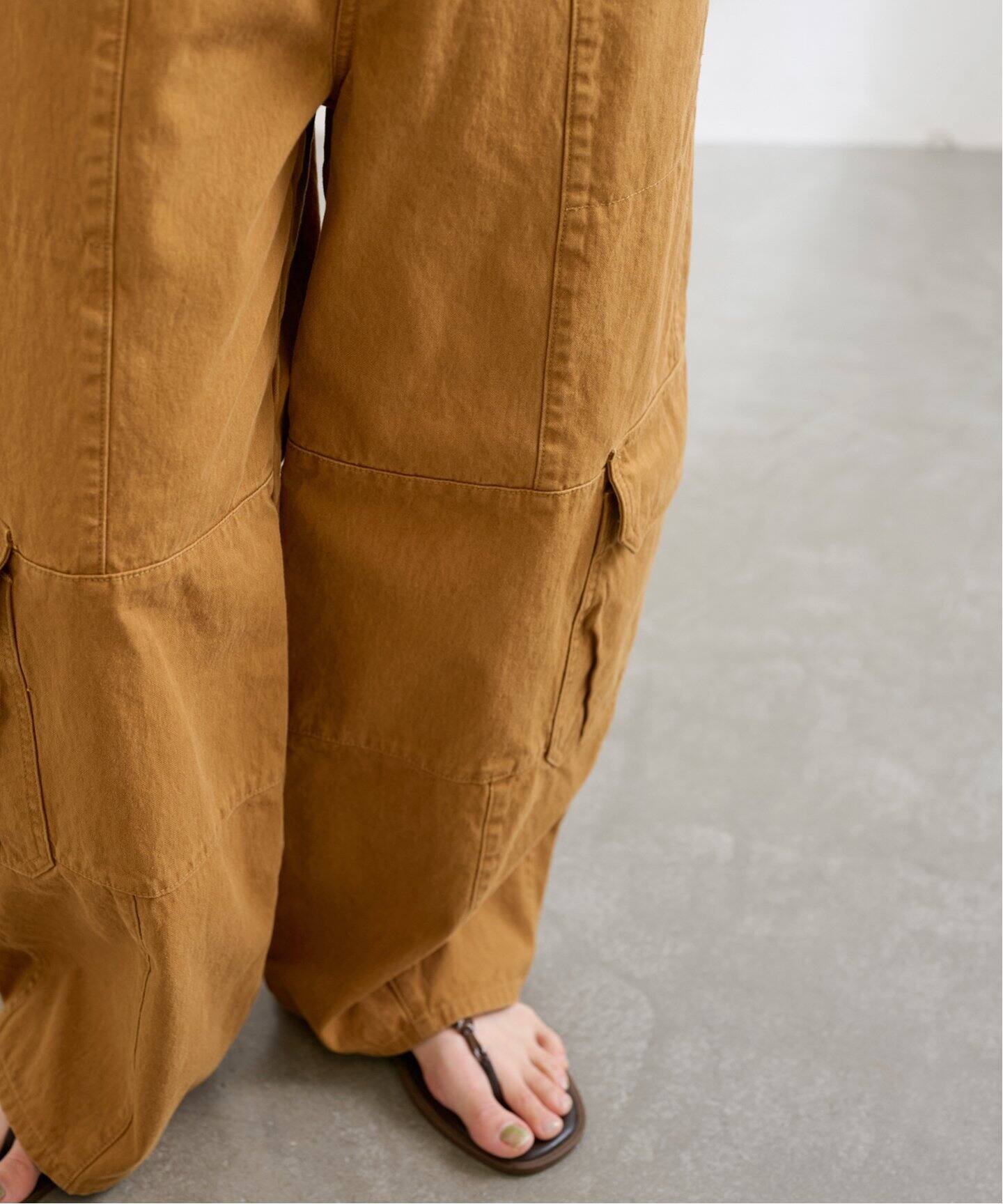 【フレームワーク】ダックバレルレッグカーゴ ダックバレルレッグカーゴ（その他パンツ）｜FRAMeWORK