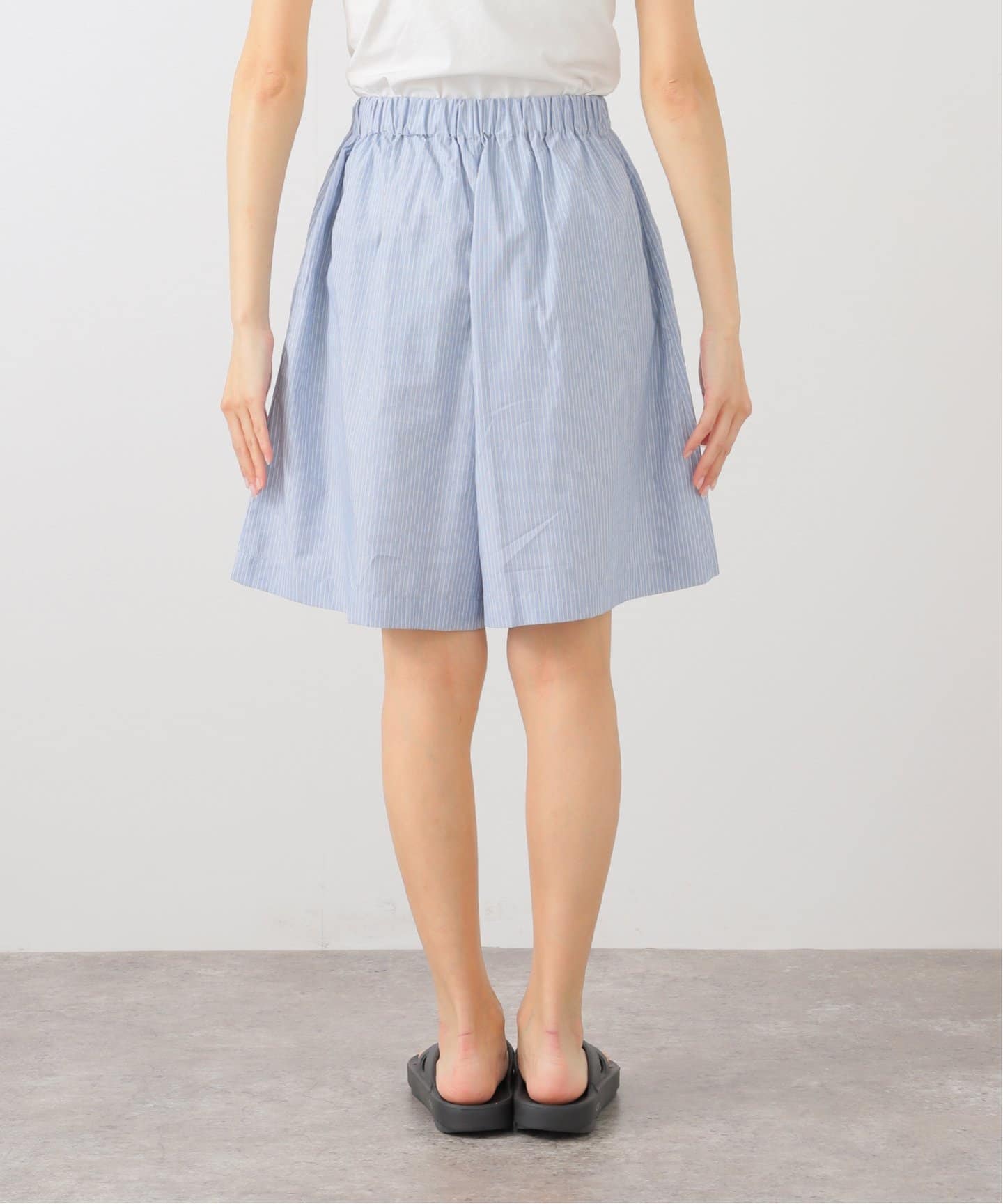 【関税込み】Baserange ブルー Claude ショートパンツ CLAUDE ショートパンツ in Assortment | Organic cotton poplin