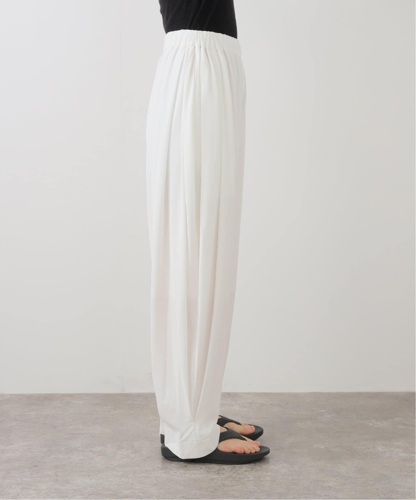 GOAR.ARCHIVE クロコレザー　パンツ　ジッパー　ホワイト　白　Mサイズ GOAR.ARCHIVE クロコレザー 黒 ZIPPER PANTS M - メルカリ