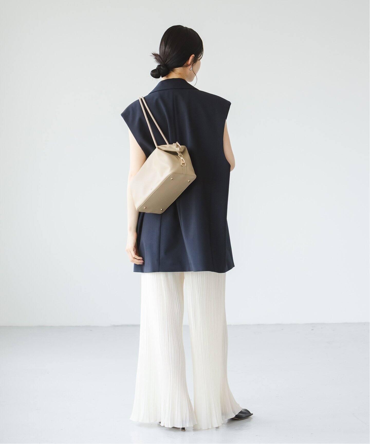 ファジーシフォンランダムプリーツパンツ（その他パンツ）｜NOBLE