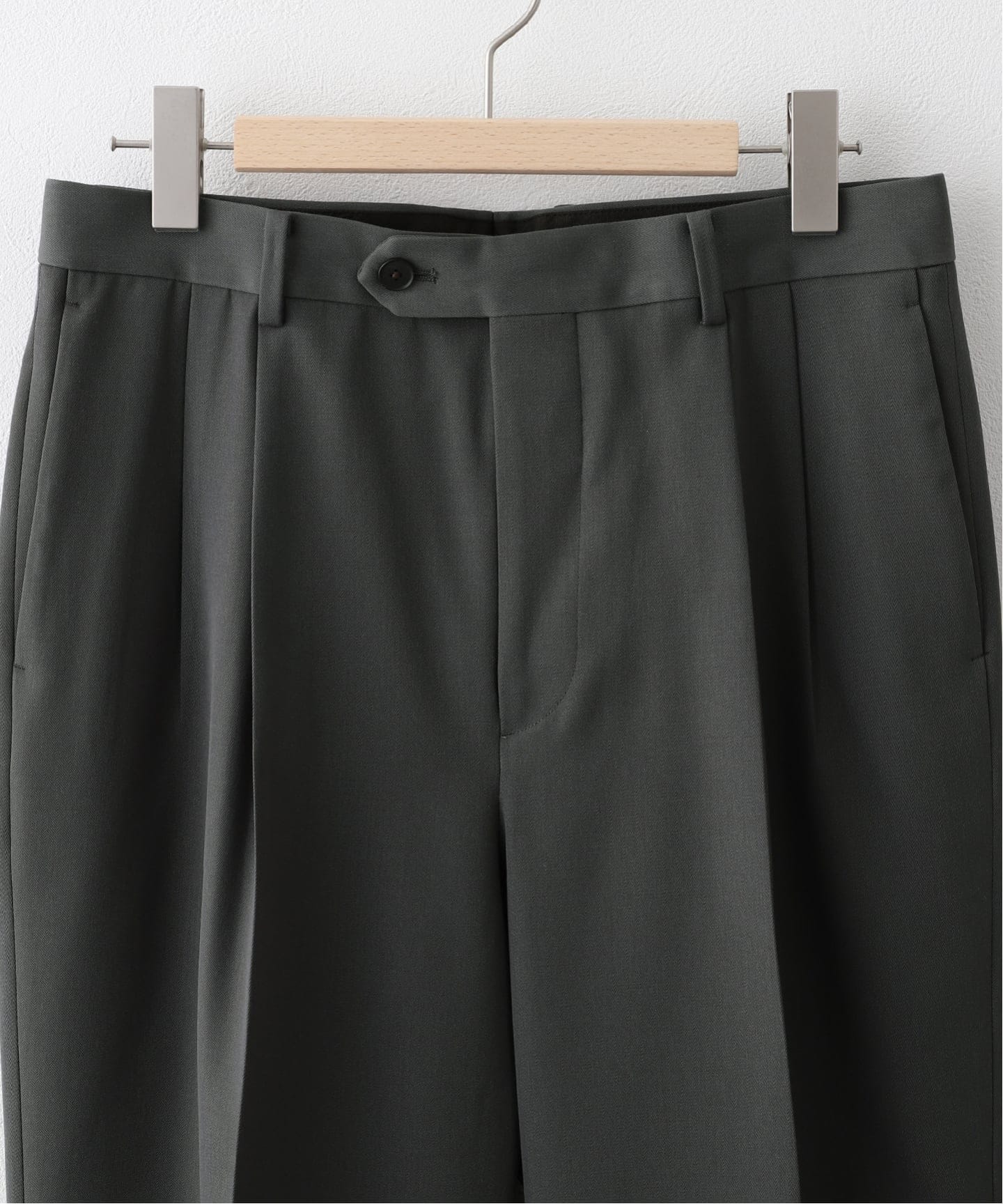 AURALEE (オーラリー) LIGHT WOOL MAX GABARDINE TWO-TUCK