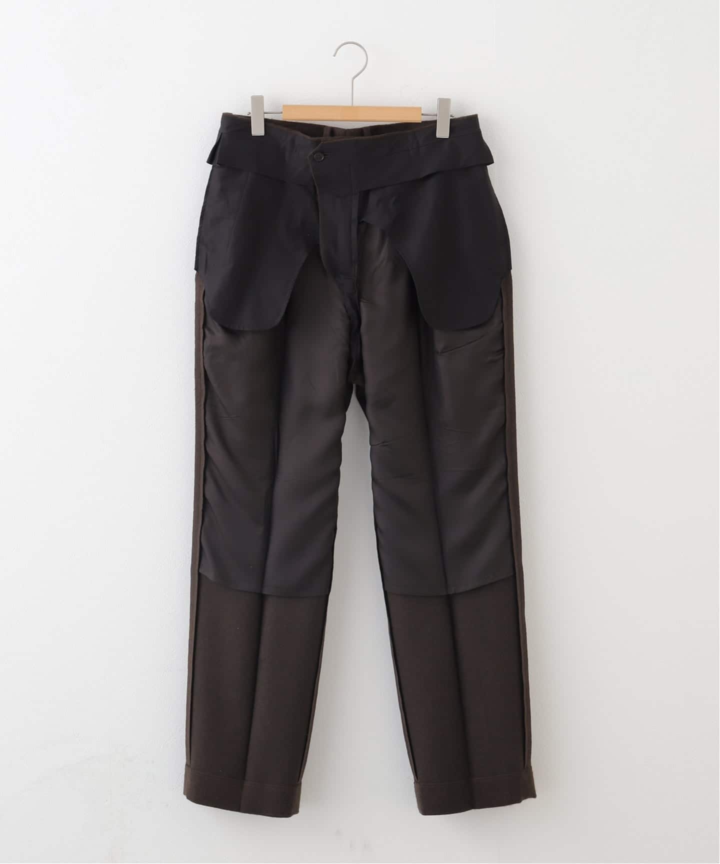 AURALEE (オーラリー) BABY CAMEL FLANNEL TWO-TUCK スラックス