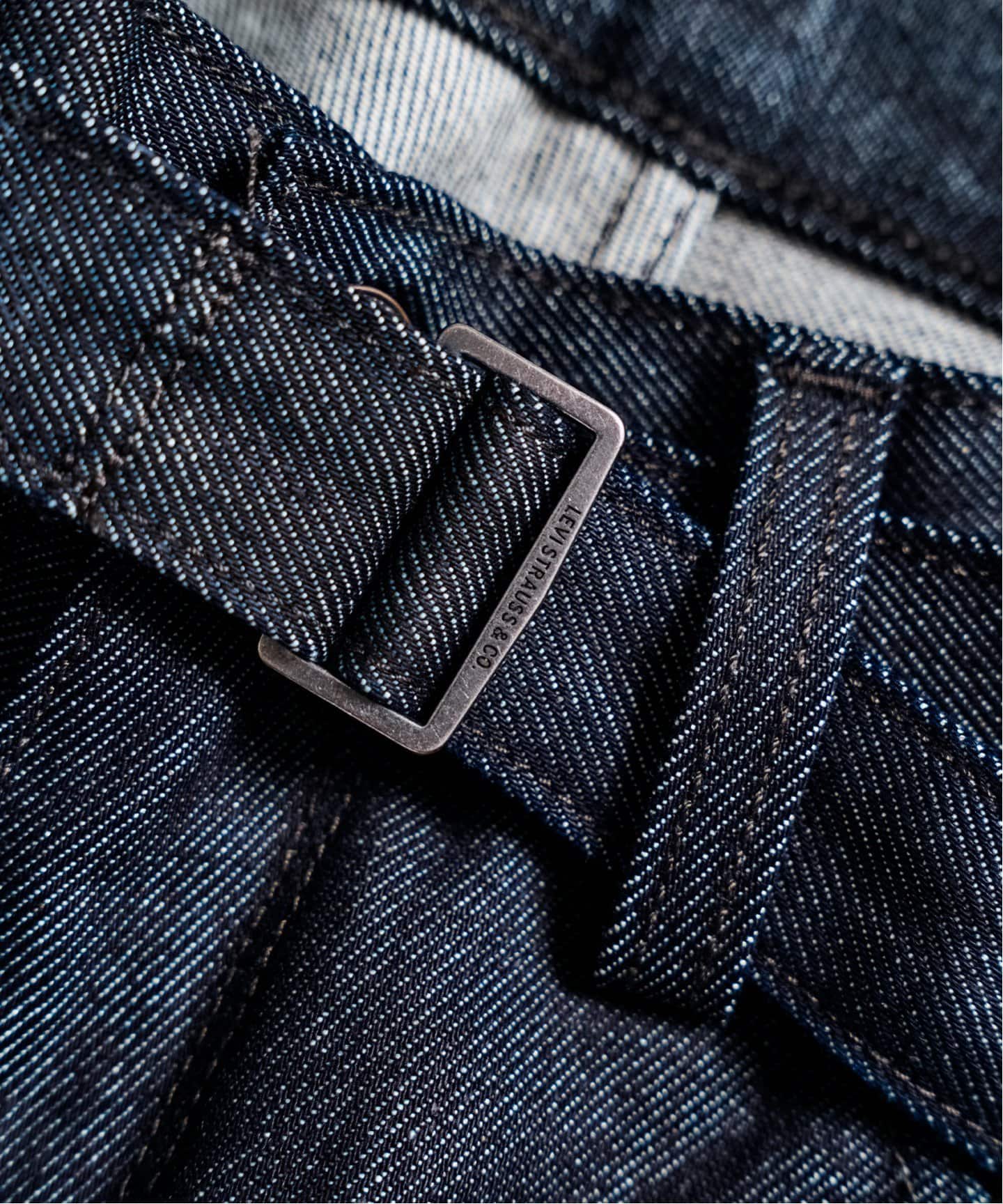 《2025AWLEVI’S(R)×EDIFICE》 BELTED デニム EDIFICE｜LEVI'S(R)/リーバイス(R) 別注 TWISTED BELTED デニムパンツ