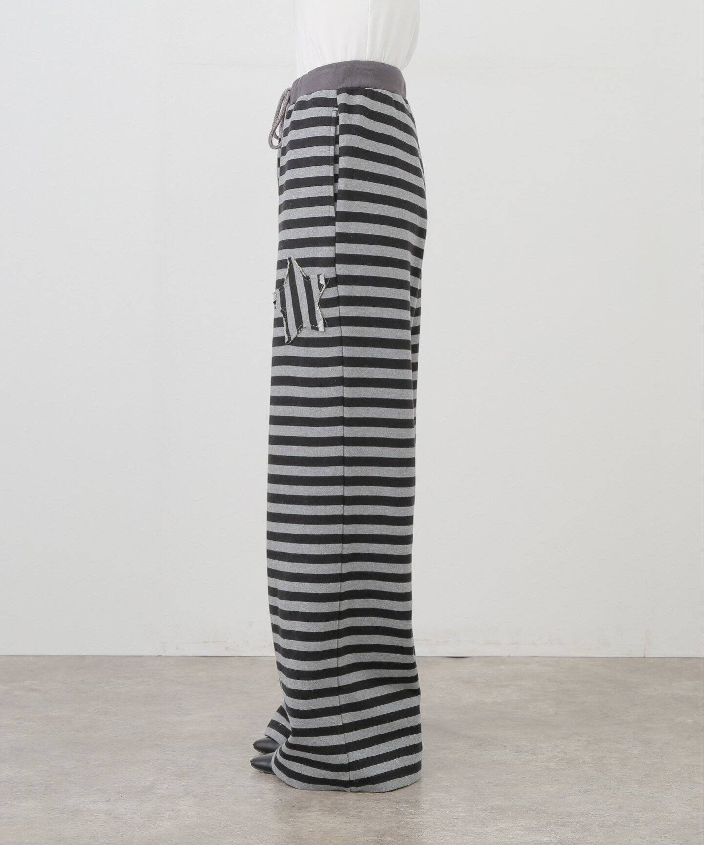 Geek Office / ギークオフィス】Expired Girl / BIG Sweatpants