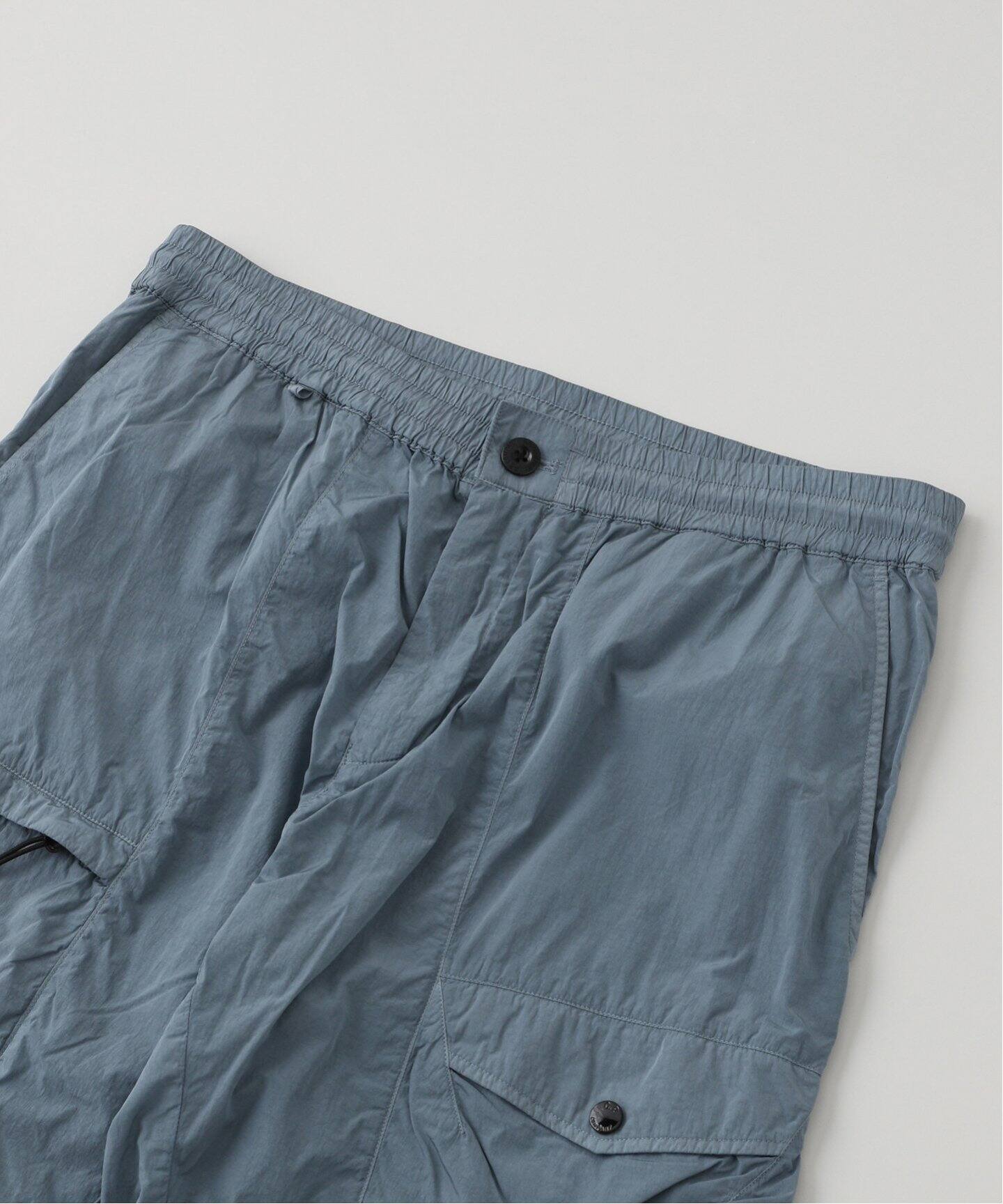 C.P. Company / シーピーカンパニー】CHROME-R CARGO LENS PANTS