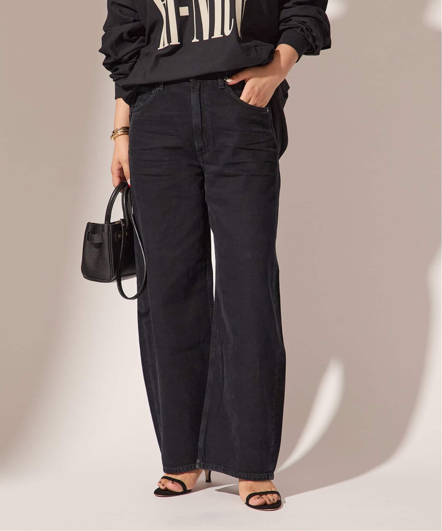 AGOLDE / エーゴールドイー】LOW CURVE JEAN CROP IN CRUSHED：デニム