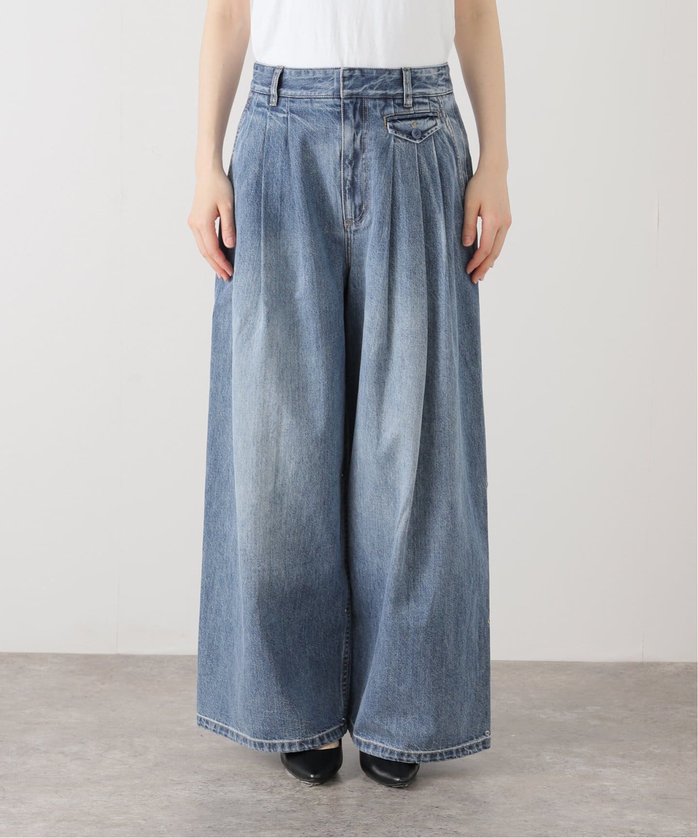 TIBI/ティビ】SPRING DENIM TRIPLE PLEAT PANT：デニム（デニムパンツ