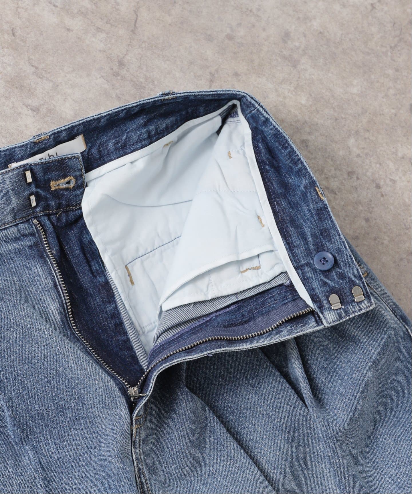 TIBI/ティビ】SPRING DENIM TRIPLE PLEAT PANT：デニム（デニムパンツ