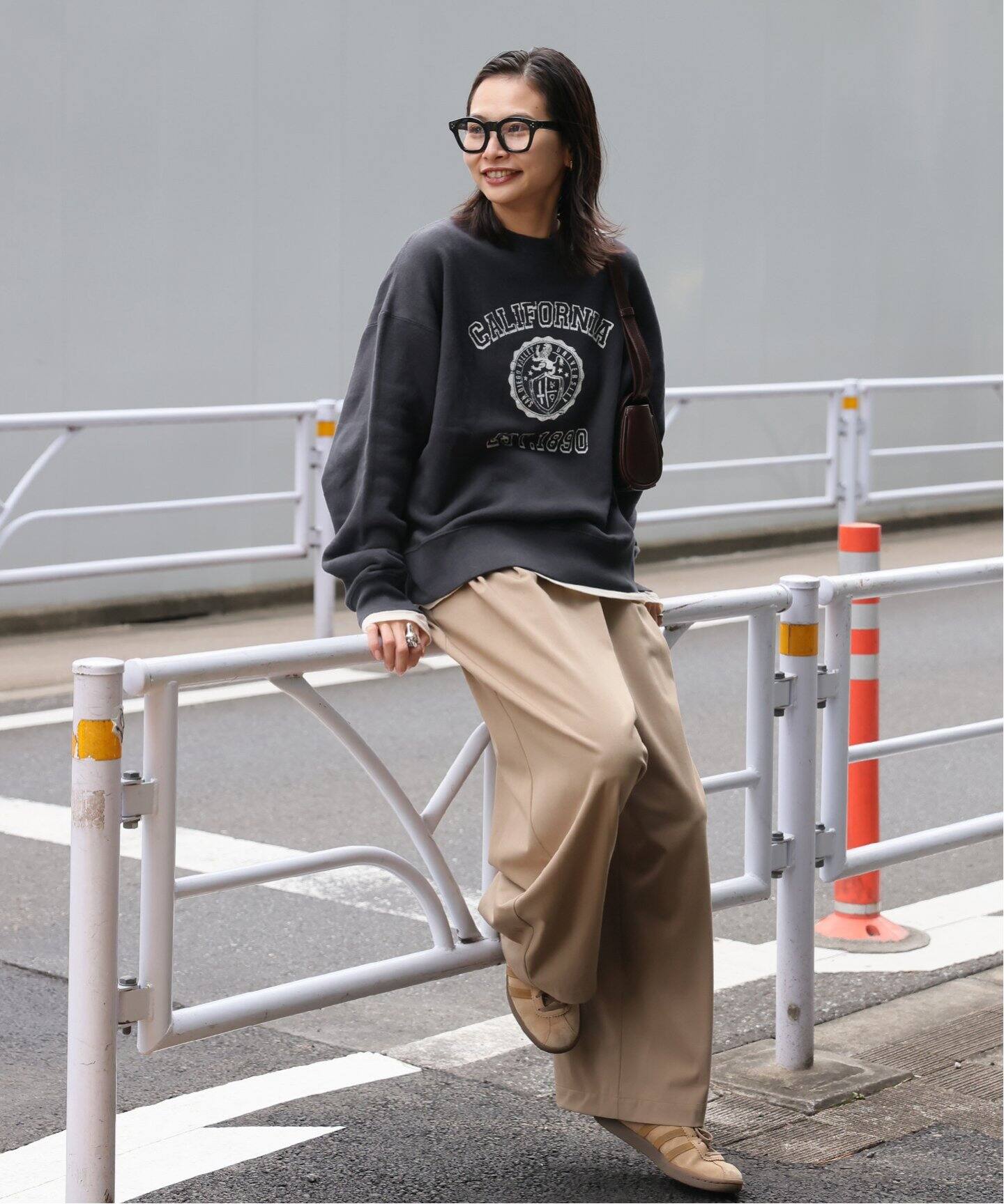 タックコクーンスラックスパンツ（スラックス）｜JOURNAL STANDARD 