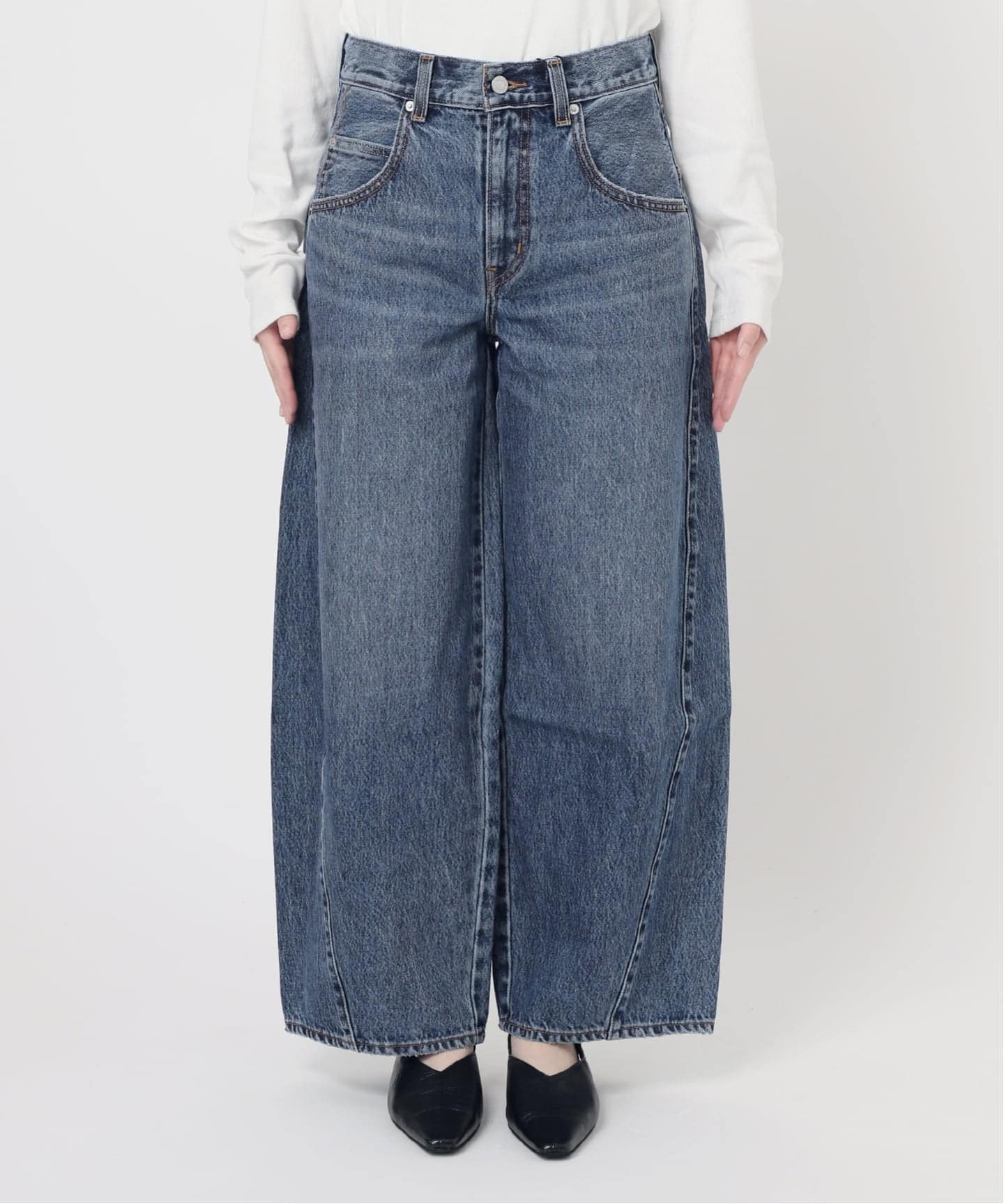 【サイズ 26】SUPER BAGGY BARREL ワイドレッグデニム サイズ 26】SUPER BAGGY BARREL ワイドレッグデニム 別注【LEVI'S(R