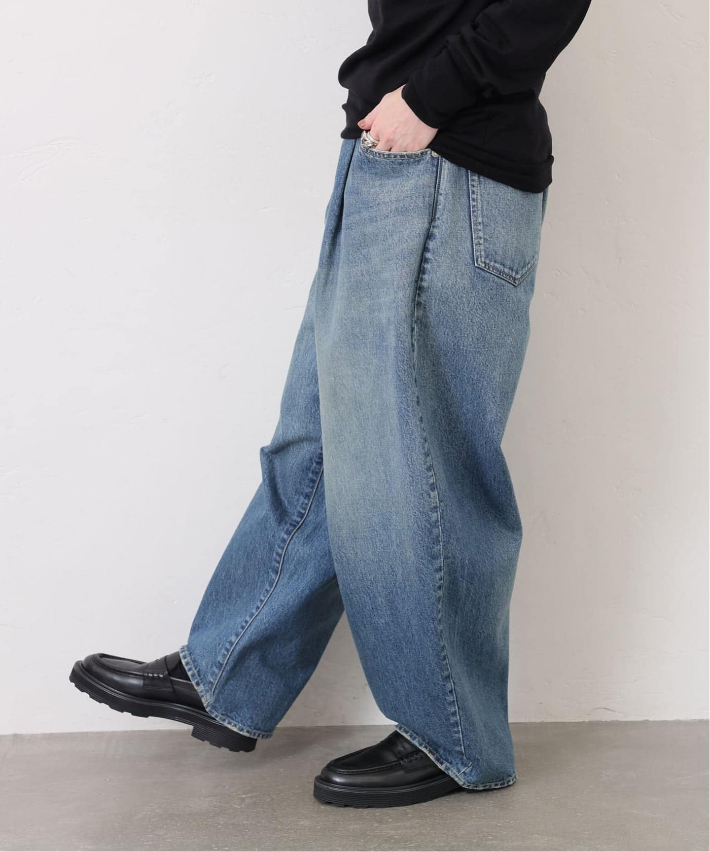 ジャーナルスタンダードラックス 13ozデニム　タックラウンドパンツ 追加2》13OZデニム タックラウンドパンツ（デニムパンツ・ジーンズ