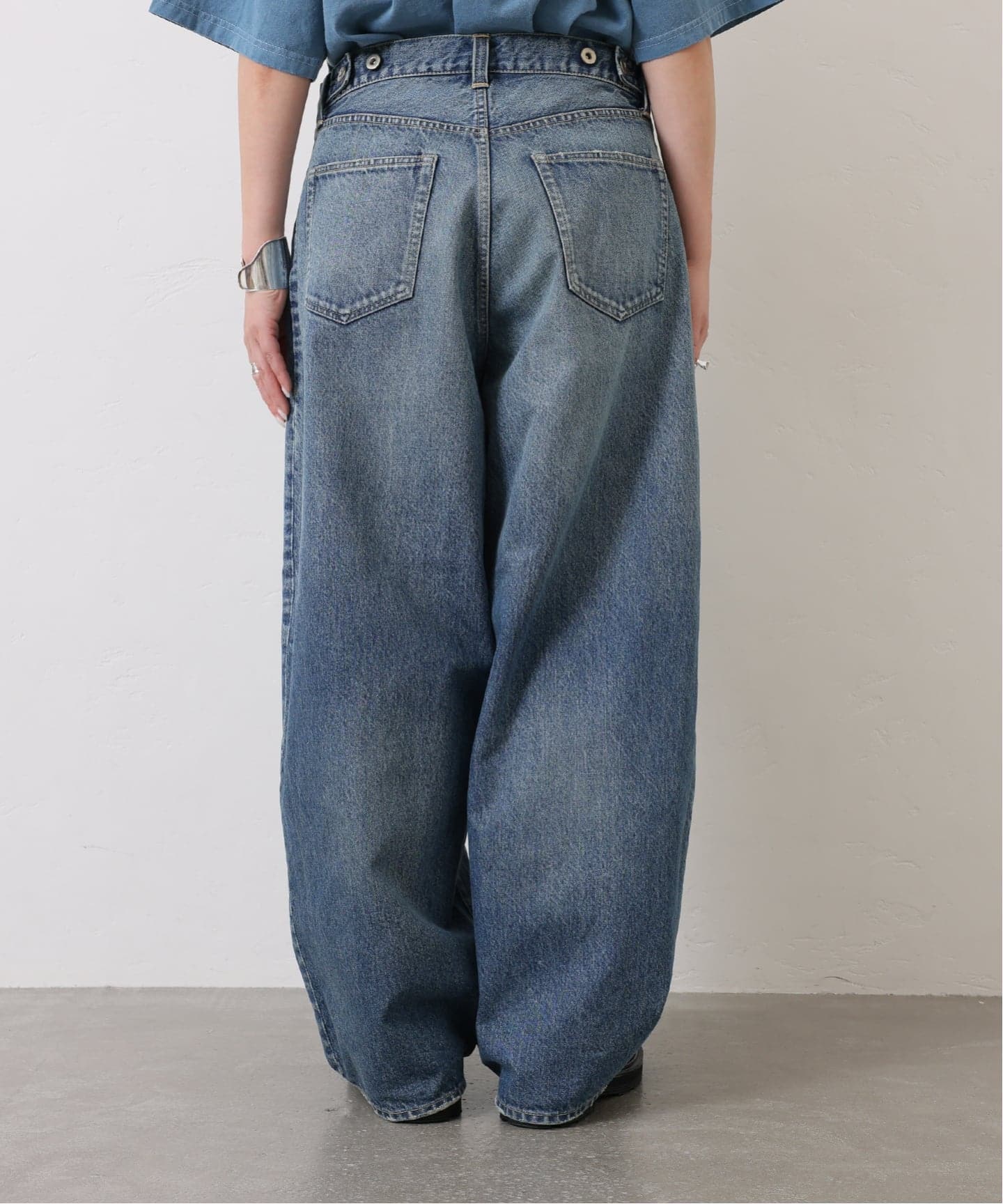 ジャーナルスタンダードラックス 13ozデニム　タックラウンドパンツ 追加2》13OZデニム タックラウンドパンツ（デニムパンツ・ジーンズ