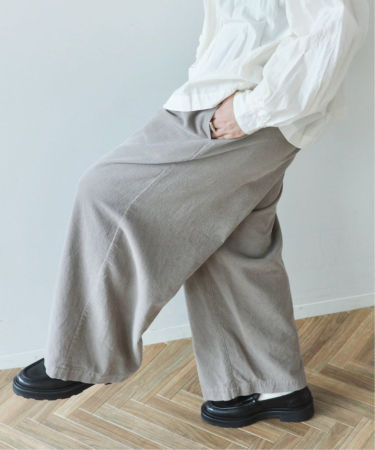 journal standard luxe｜ジャーナルスタンダード ラックスのパンツ