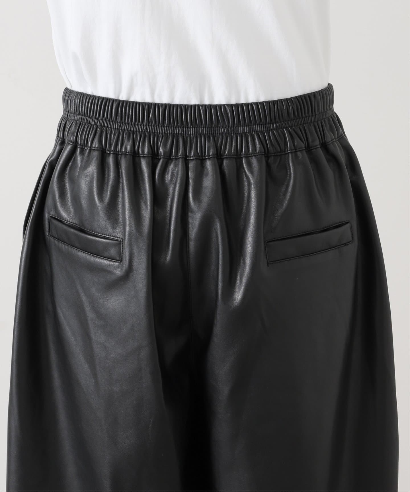 Urbancode 】FAUX LEATHER SHORTS（ショート・ハーフパンツ