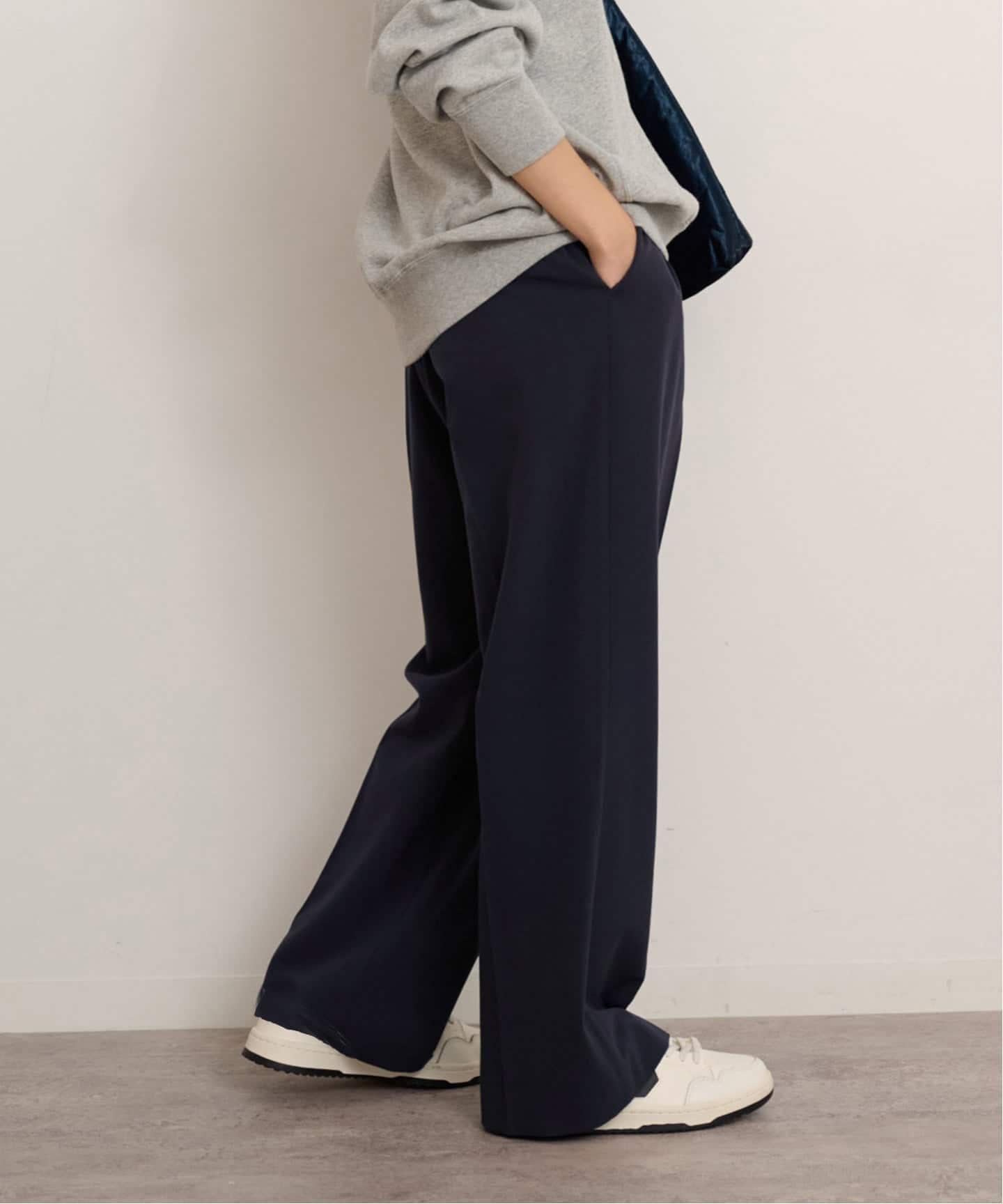 新品 JOURNAL STANDARD relume スムースフレアタックパンツ 追加予約/一部WEB限定》［25AW新作/新色］スムースフレアタック