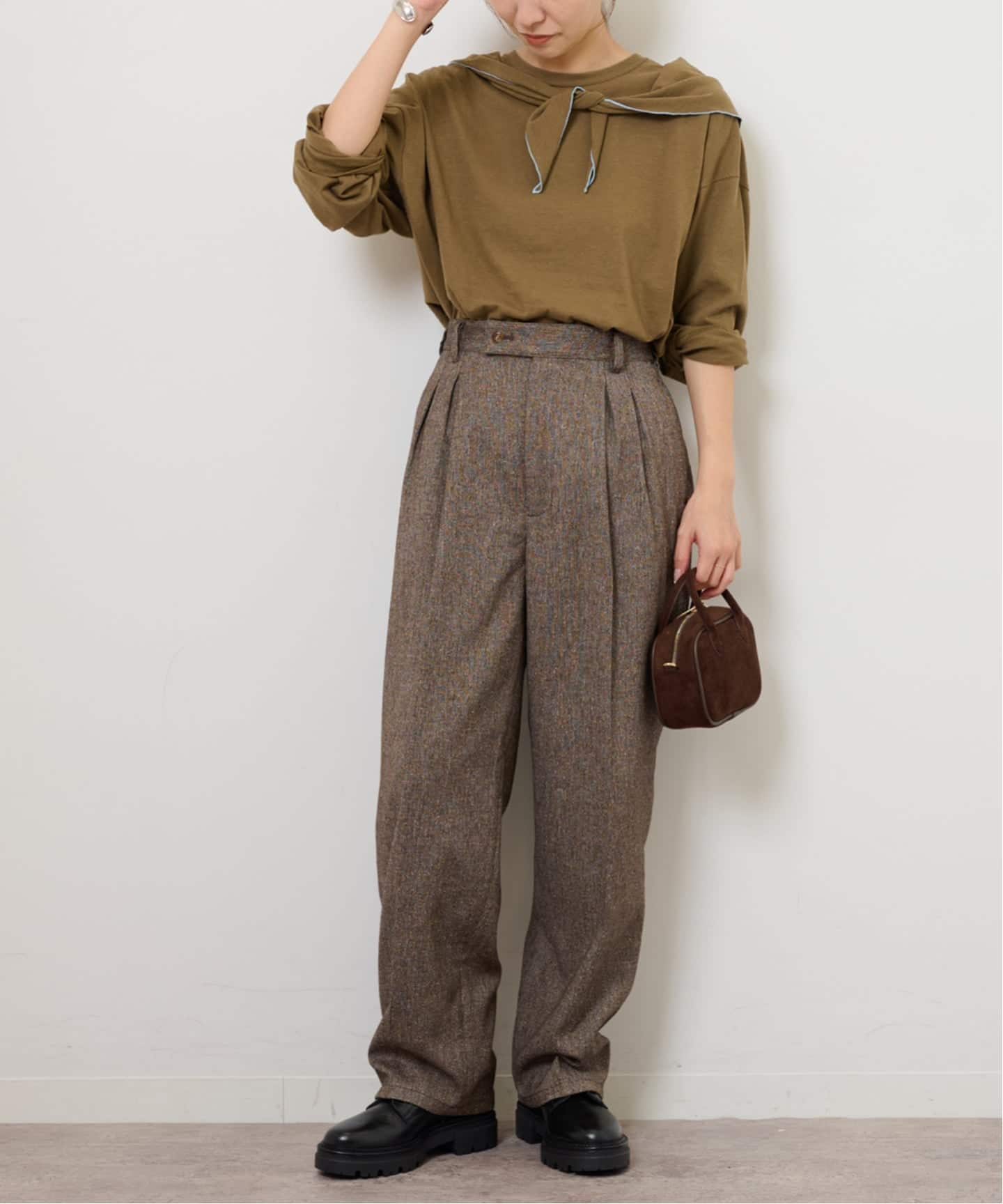 【超美品】JOURNAL STANDARD relume マットタックパンツ JOURNAL STANDARD relume マットウースフレアタックパンツ