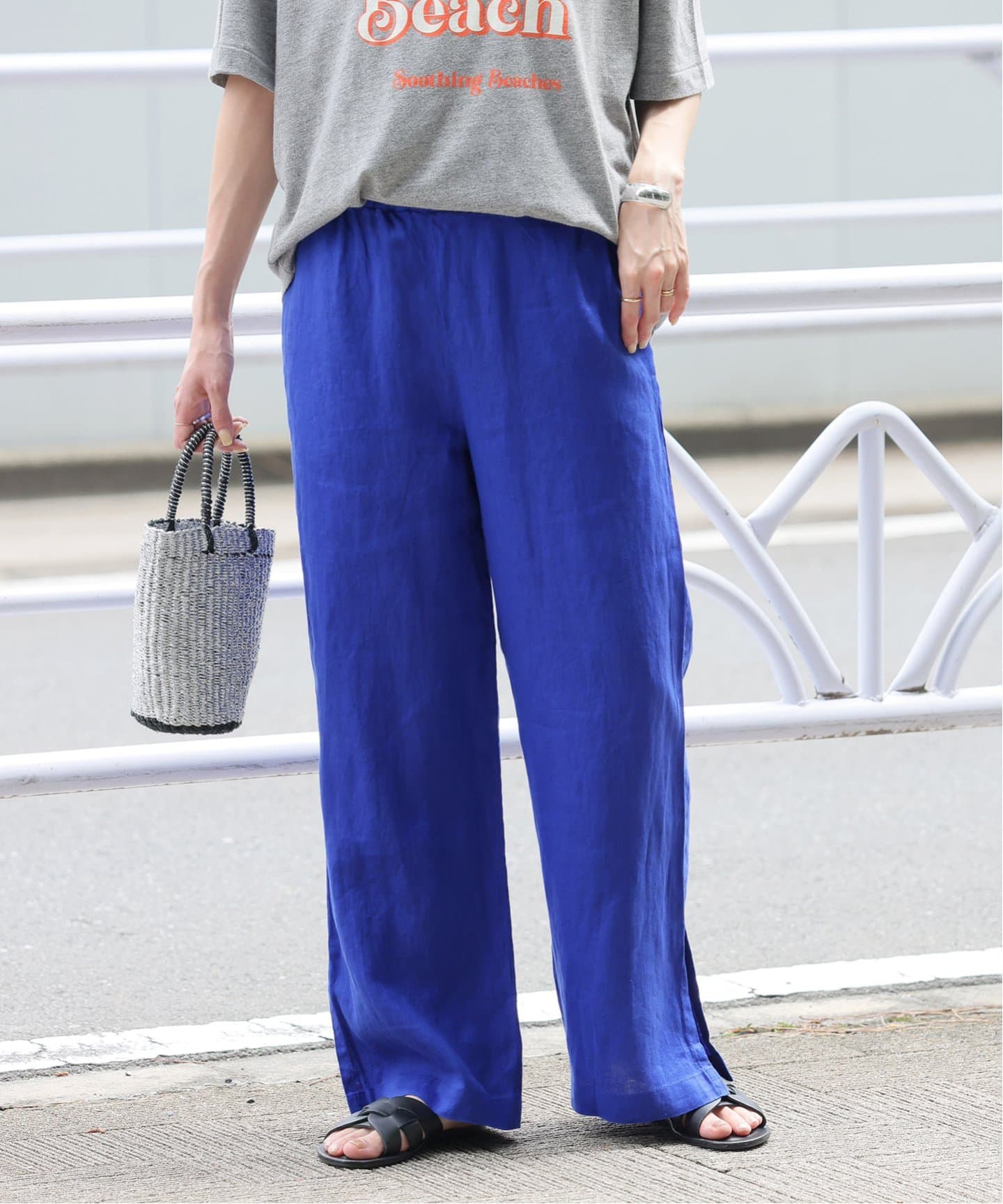 美品 23SS ジャーナルスタンダードレリューム 麻スリットイージーパンツ 青 美品 23SS JOURNAL STANDARD relume ジャーナルスタンダードレ