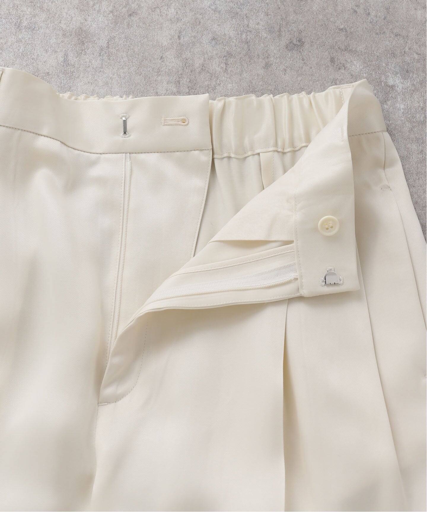 【ミューズドゥドゥーズィーエムクラス】TUCK CHINO WIDE パンツ 白 Deuxieme Classe（ドゥーズィエムクラス）の「TUCK CHINO ワイドパンツ
