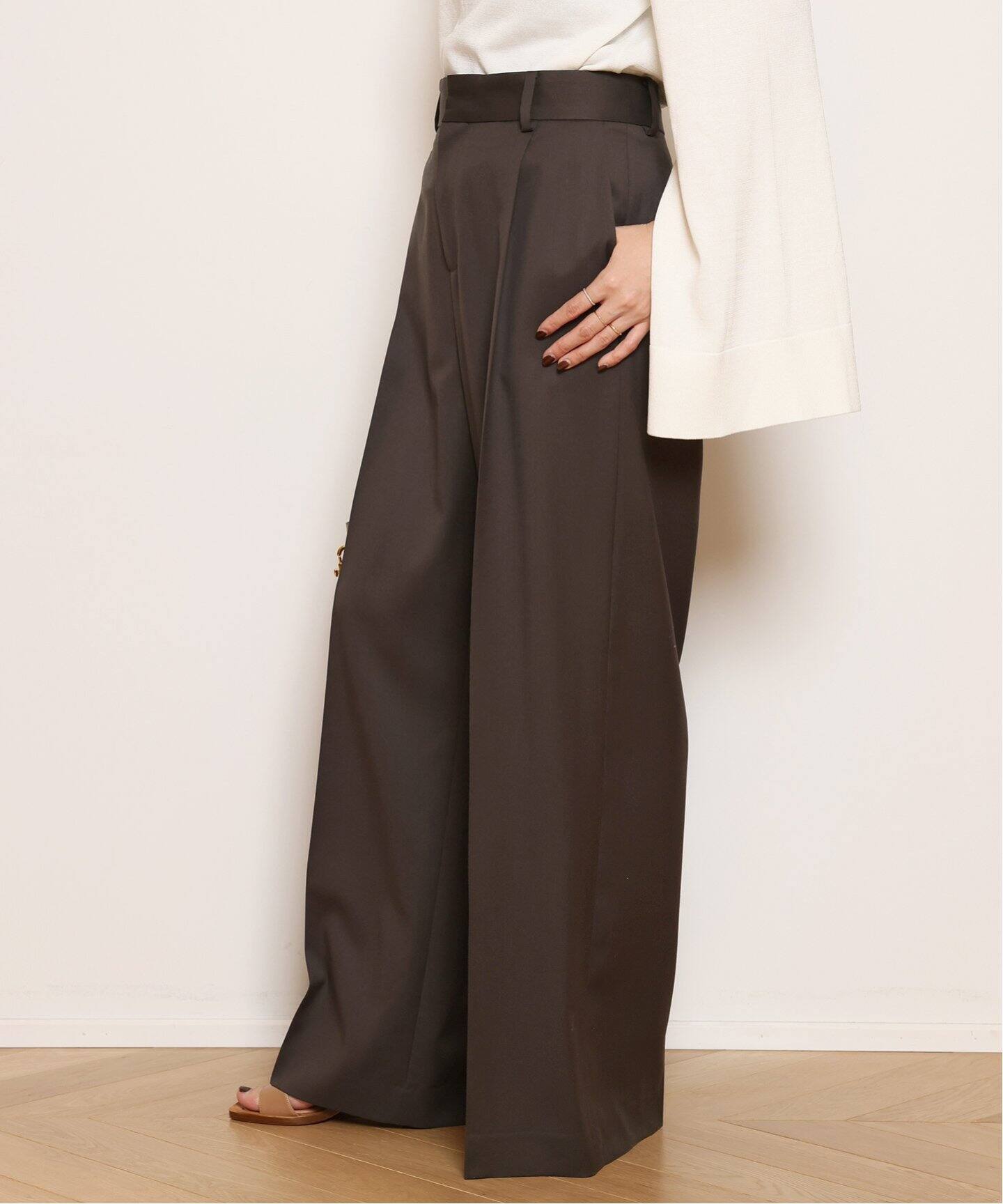 ミューズ ドゥドゥーズィエムクラスタックパンツ　Deuxieme Classe stretch twill タックパンツ（スラックス）｜Deuxieme Classe