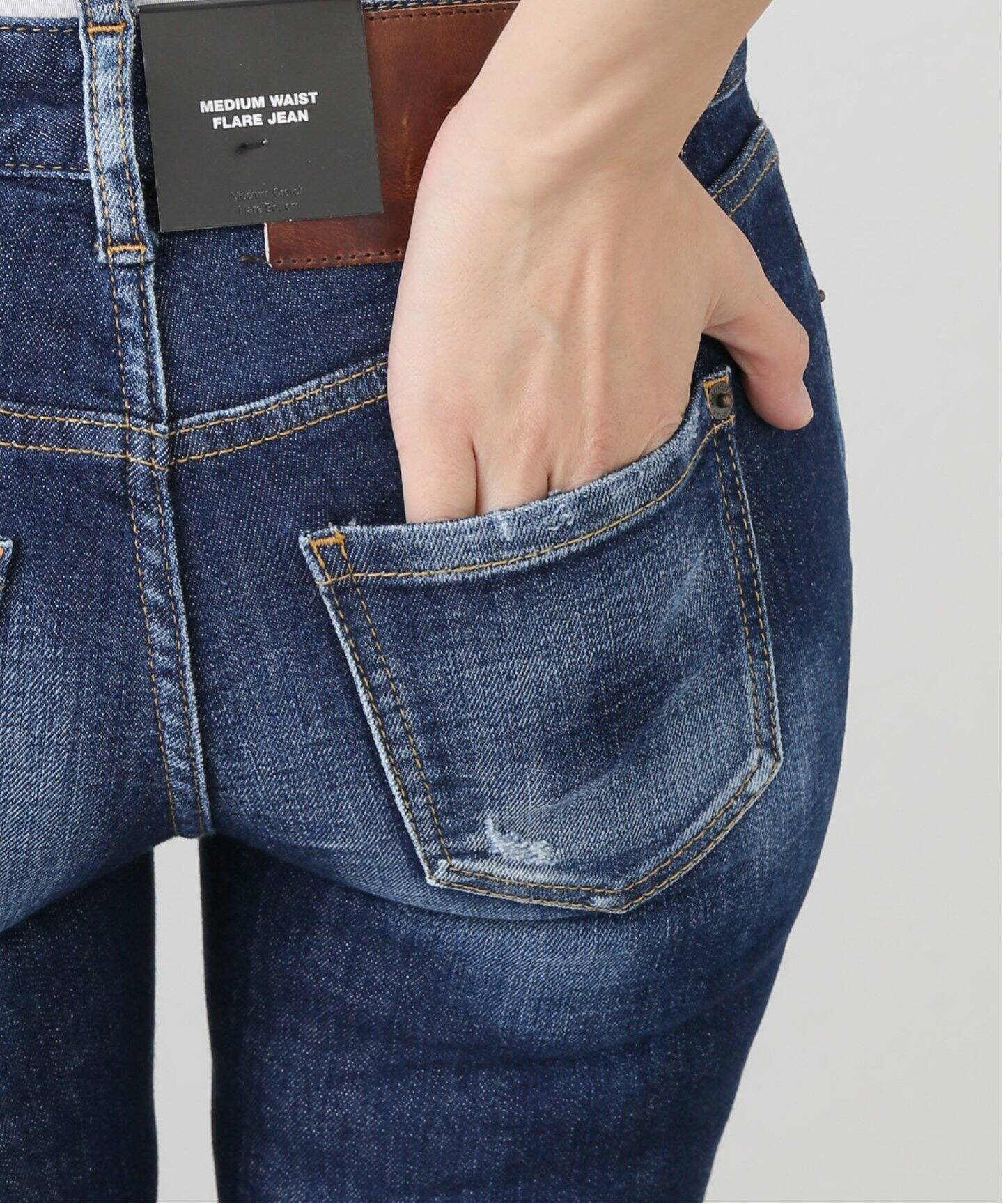 DSQUARED2/ディースクエアード】 MEDIUM WAIST FLARE デニム（デニム  