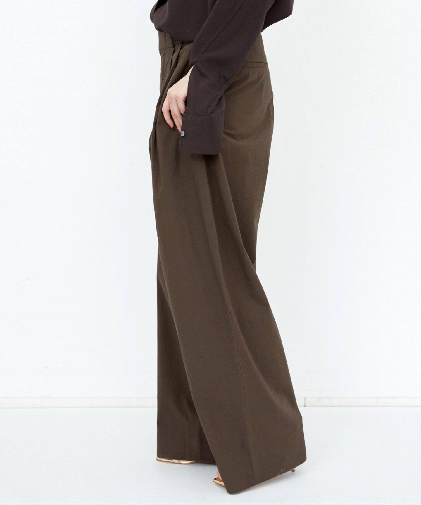 STUDIO NICHOLSON/スタジオ ニコルソン】 DOUBLE VOLUME PLEAT PANTS 
