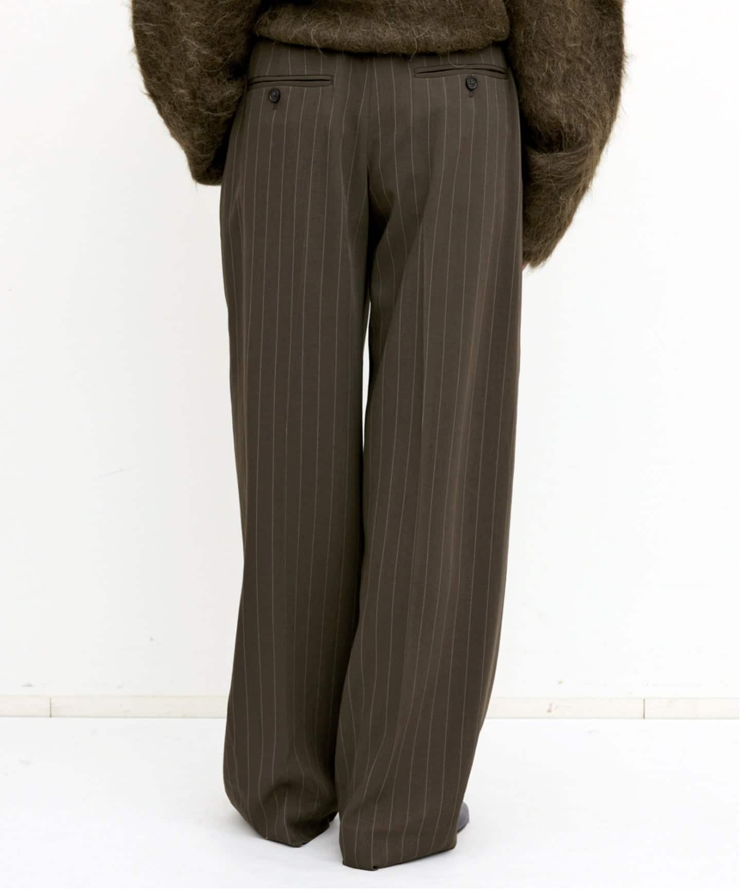 TOTEME/トーテム】 WIDE PINSTRIPED TROUSERS（スラックス）｜L