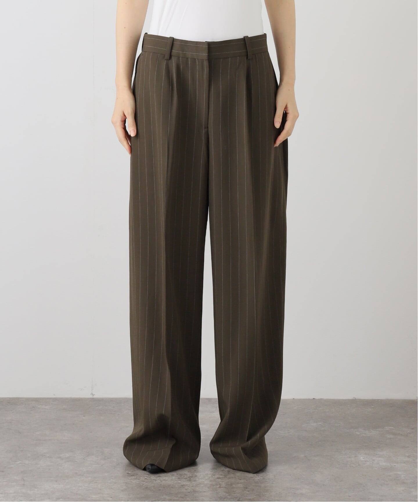 トーテム　TOTEME タック入り　チノパン　スラックス　カジュアル　綺麗め TOTEME/トーテム】 WIDE PINSTRIPED TROUSERS（スラックス）｜L