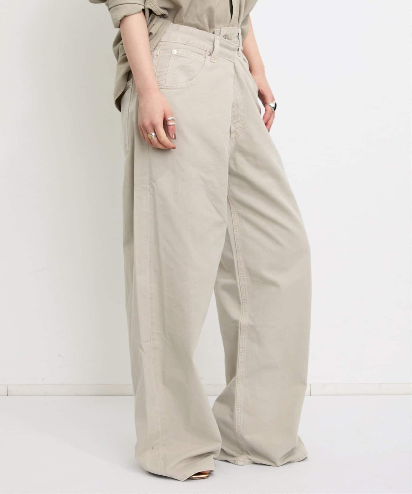 AGOLDE エーゴールドイー 立体 ポケット デニム カーゴパンツ 25 AGOLDE エーゴールドイー 立体 ポケット デニム カーゴパンツ 25