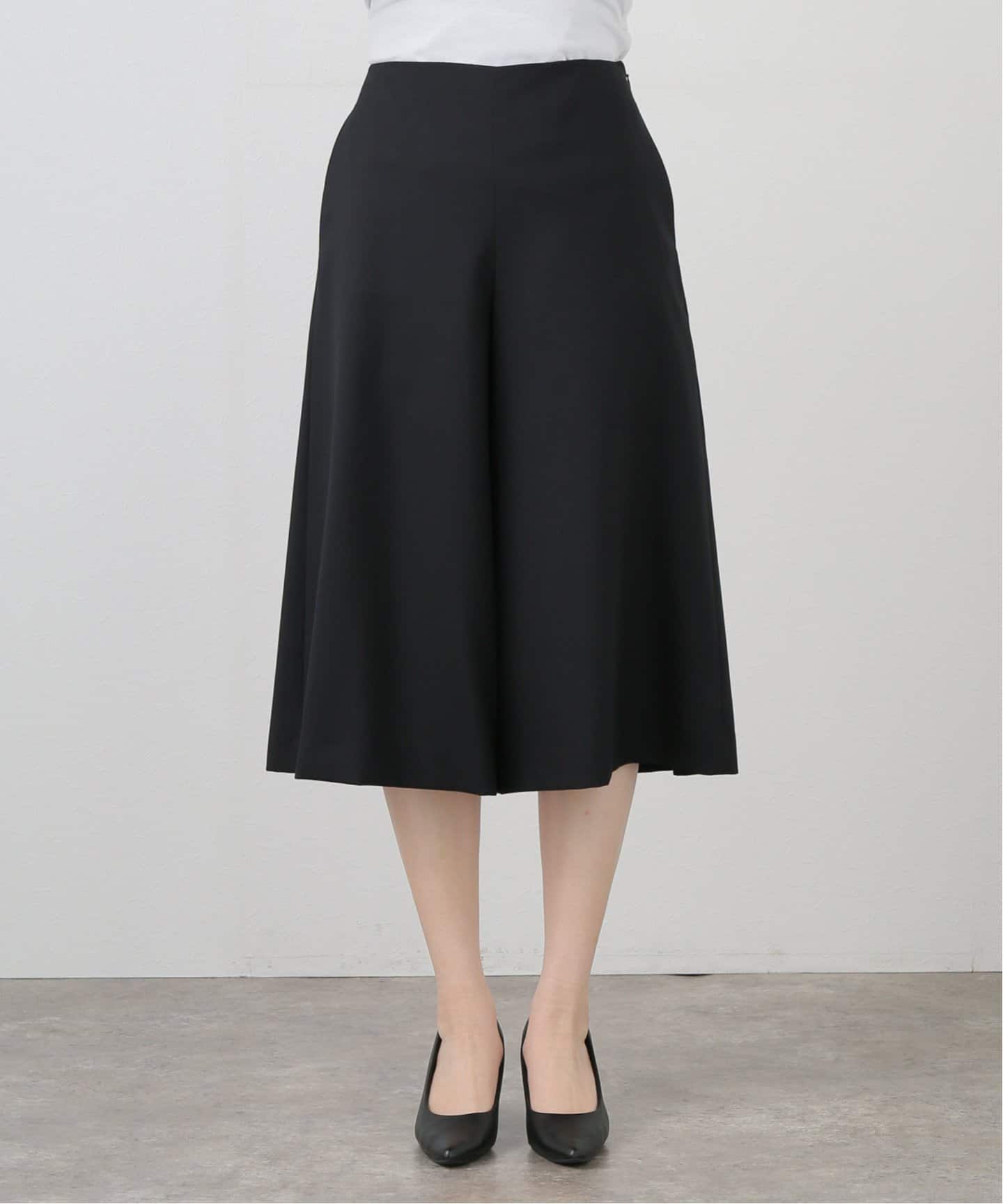 マディソンブルー　膝丈パンツ　濃紺　リネン パンツ PLEATED WIDE LEG PANTS W／O