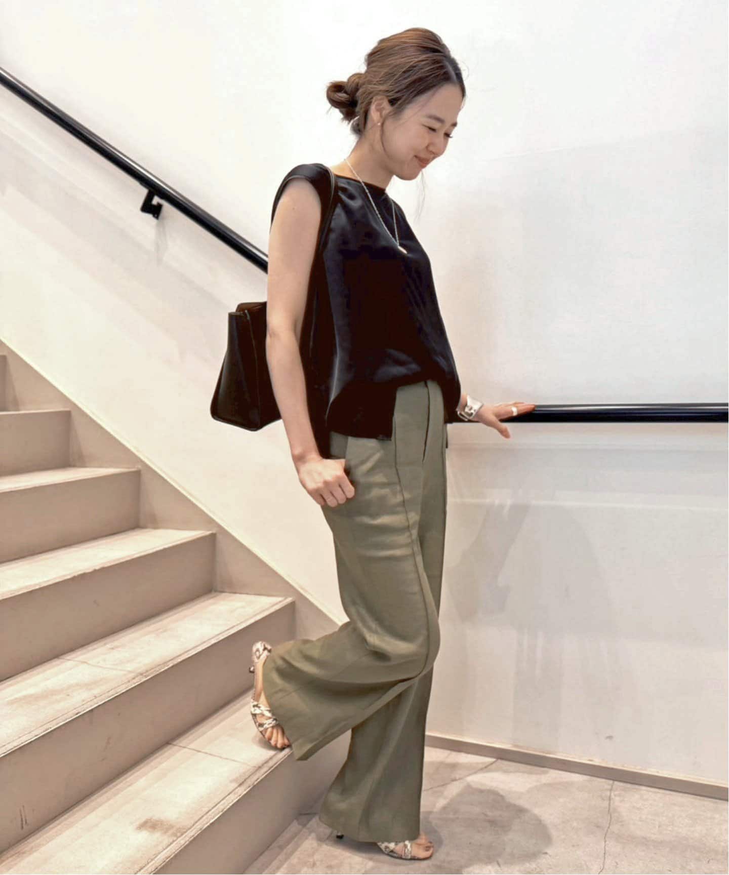 LISIERE LINEN STRETCH PANTS（スラックス）｜L'Appartement